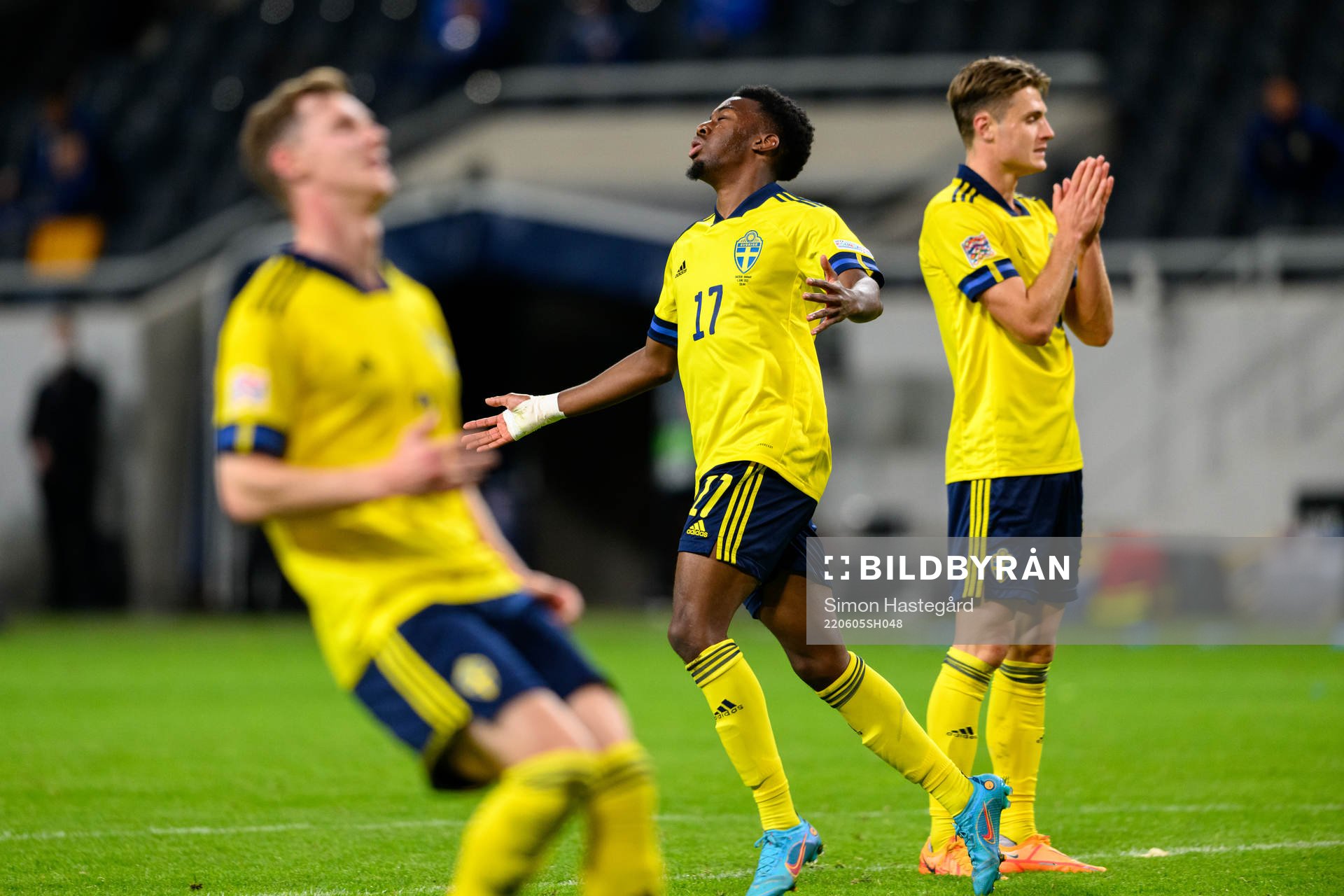 Anthony Elanga of Sweden looks dejected