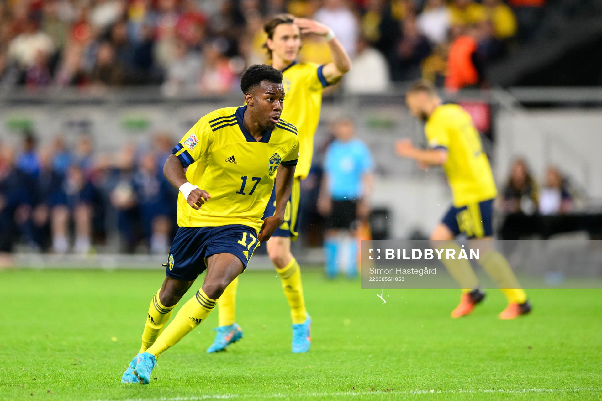 Anthony Elanga of Sweden celebraters