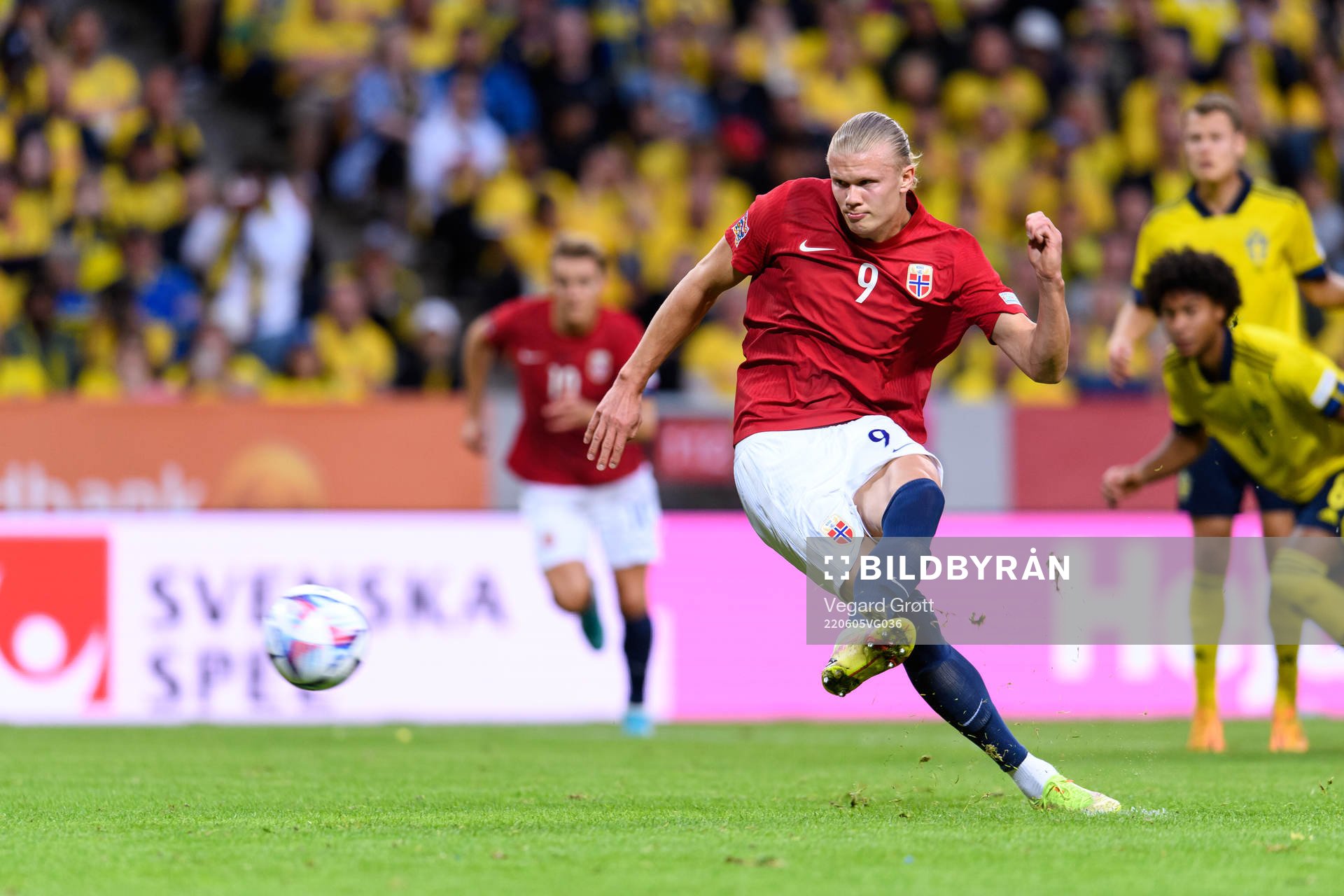 Erling Braut Haaland of Norway scores 0-1