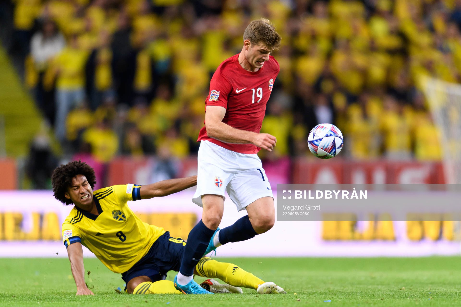 Jens Cajuste of Sweden and Alexander Sørloth of Norway