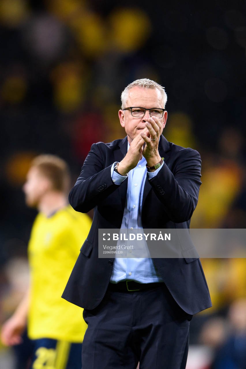 Head coach Janne Andersson of Sweden looks dejected