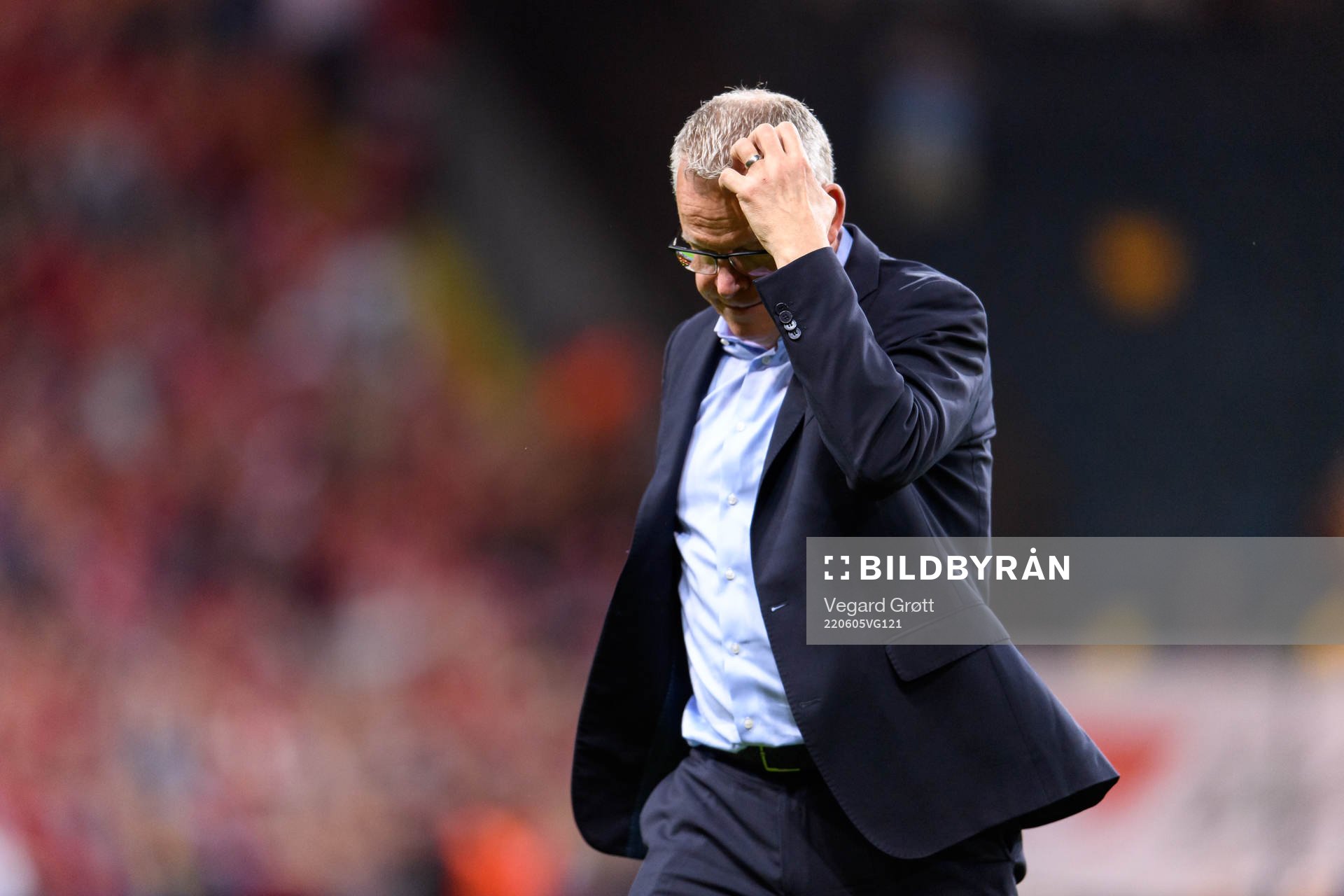 Head coach Janne Andersson of Sweden looks dejected