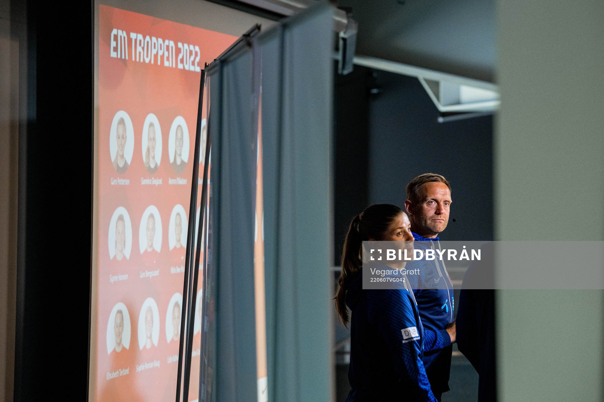 Maren Mjelde and Martin Sjögren, head coach of the