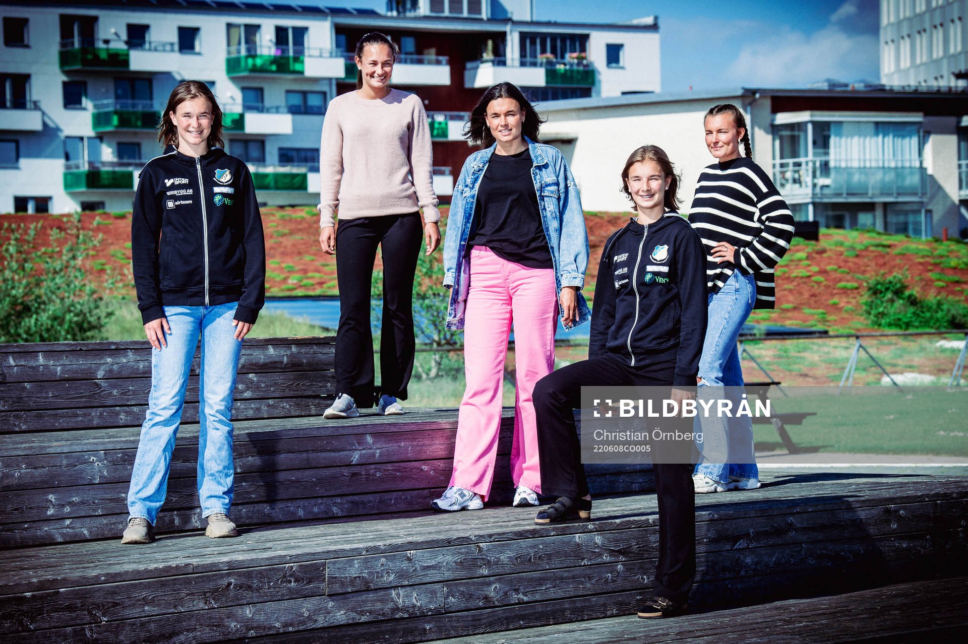 Thelma Persson Welin, Julia Welin, Anna Welin,  Olivia Welin och Erica Persson Welin den 8 juni 2022 i Malmö. 