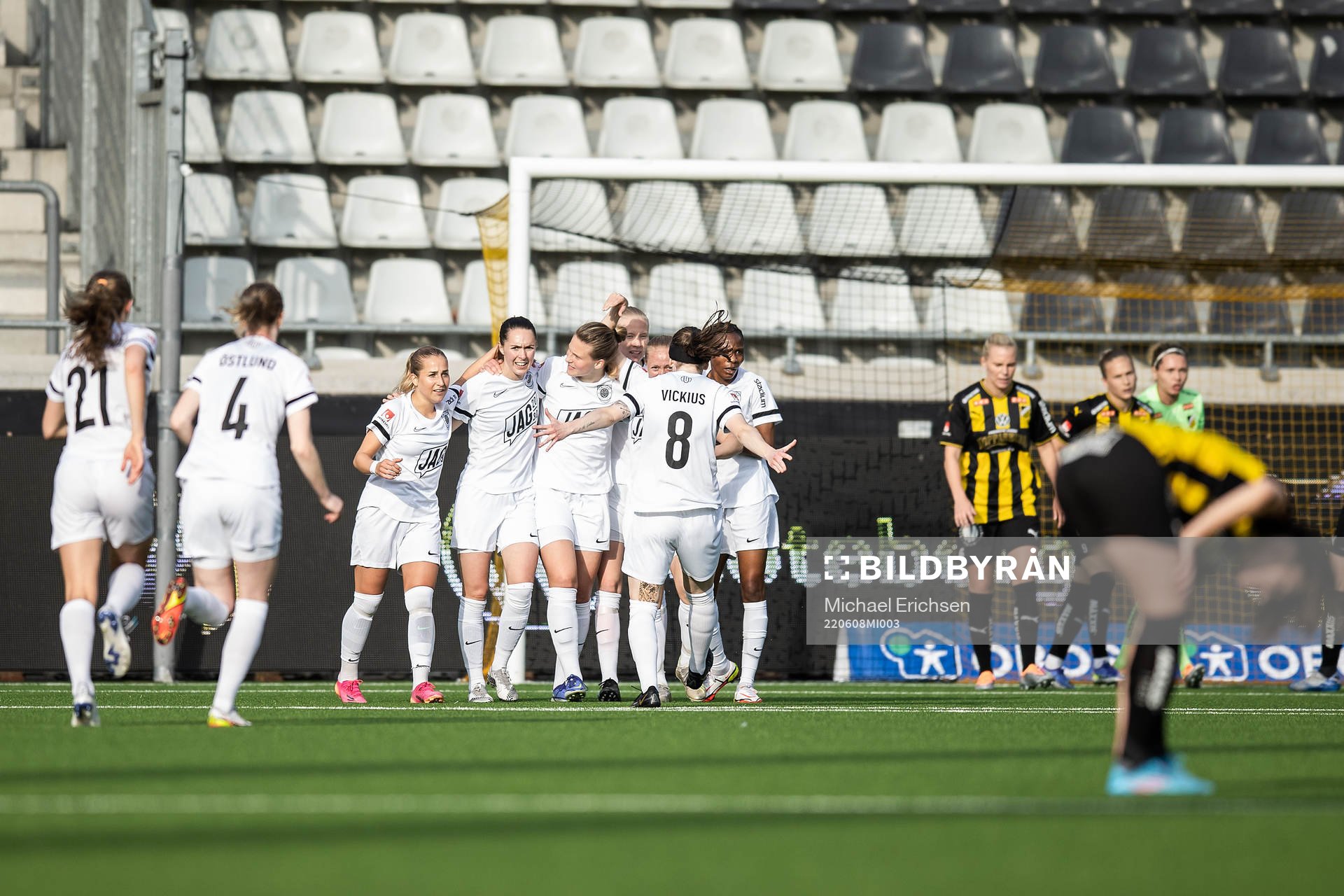 Eskilstuna Uniteds Elise Stenevik jublar