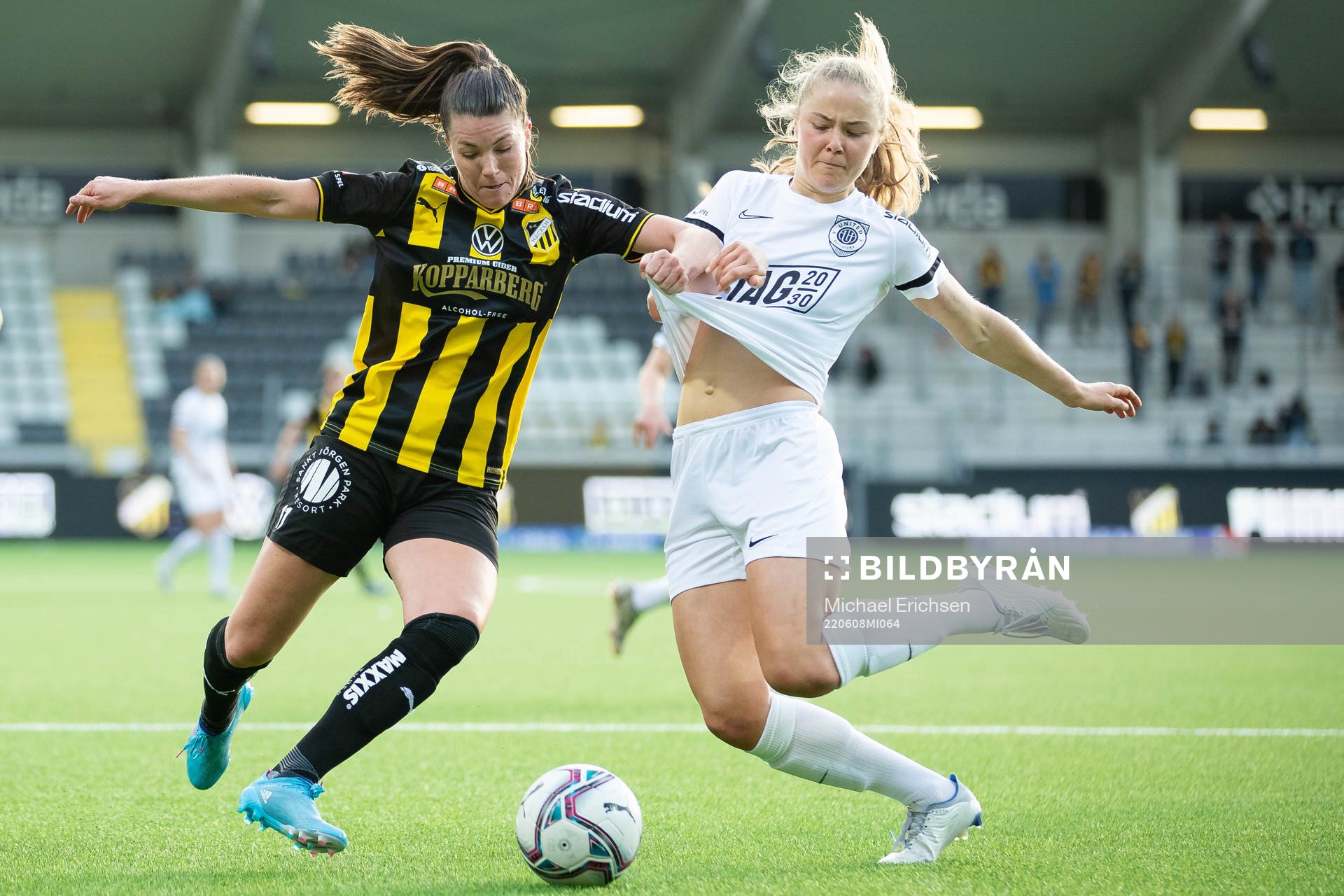 Häckens Pauline Hammarlund och Eskilstunas Emma Östlund