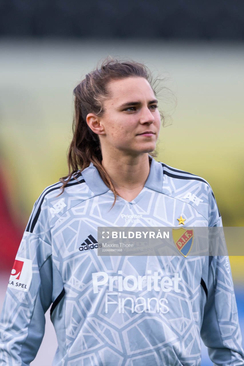 Djurgårdens målvakt Kelsey Daugherty inför fotbollsmatchen i Damallsvenskan mellan Djurgården och Brommapojkarna den 8 juni 2022 i Stockholm.