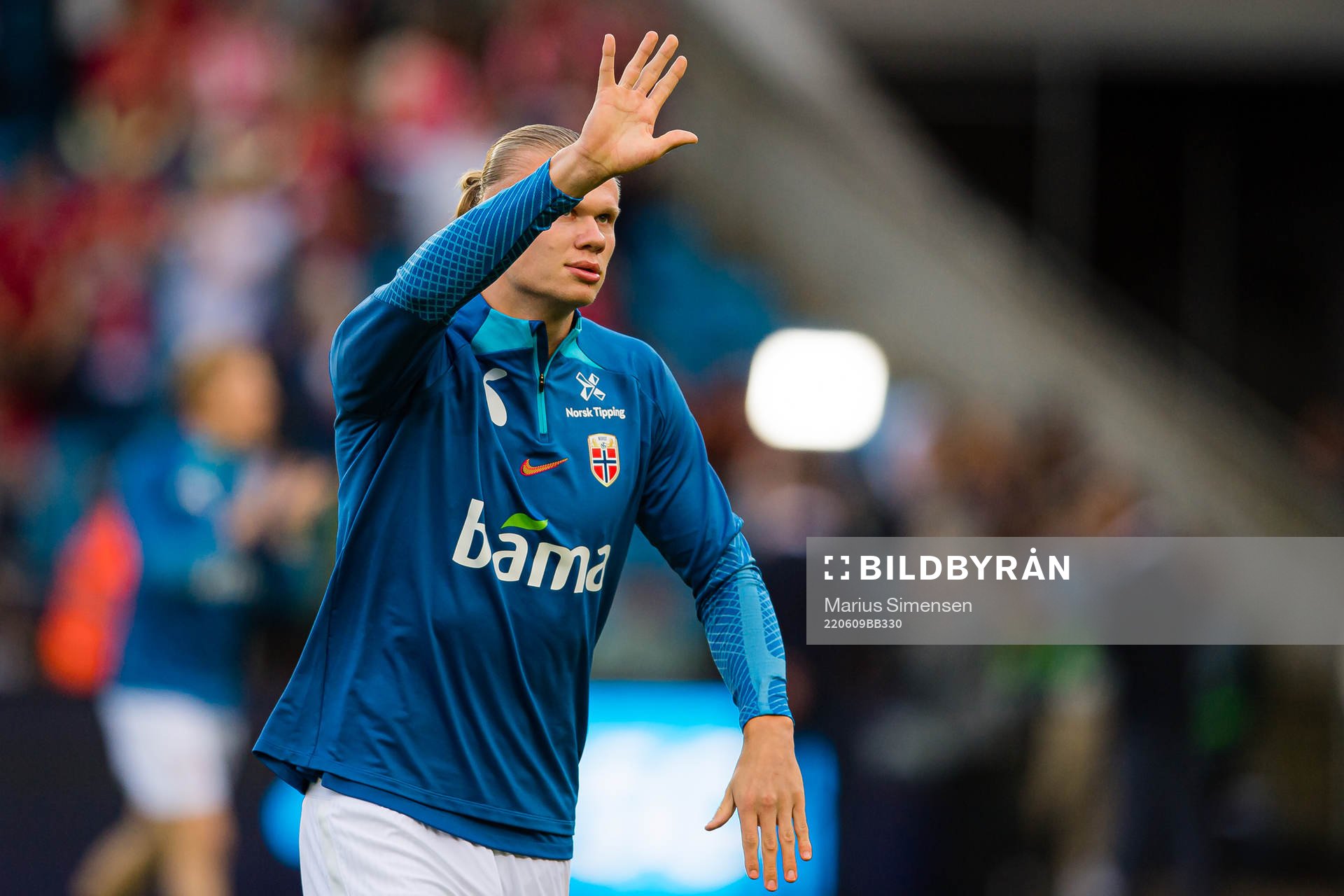 Erling Braut Haaland of Norway warms up