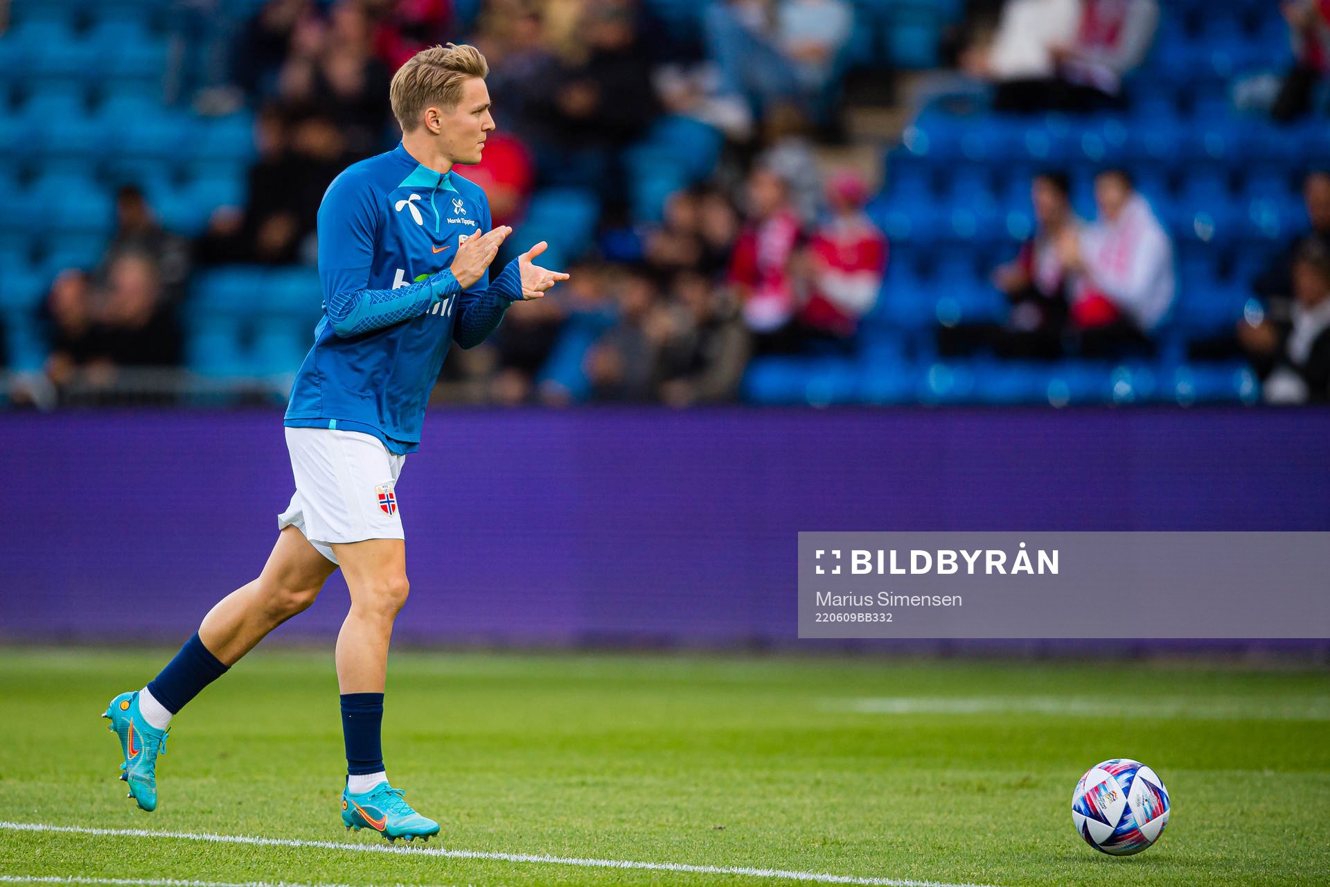 Martin Ødegaard of Norway warms up