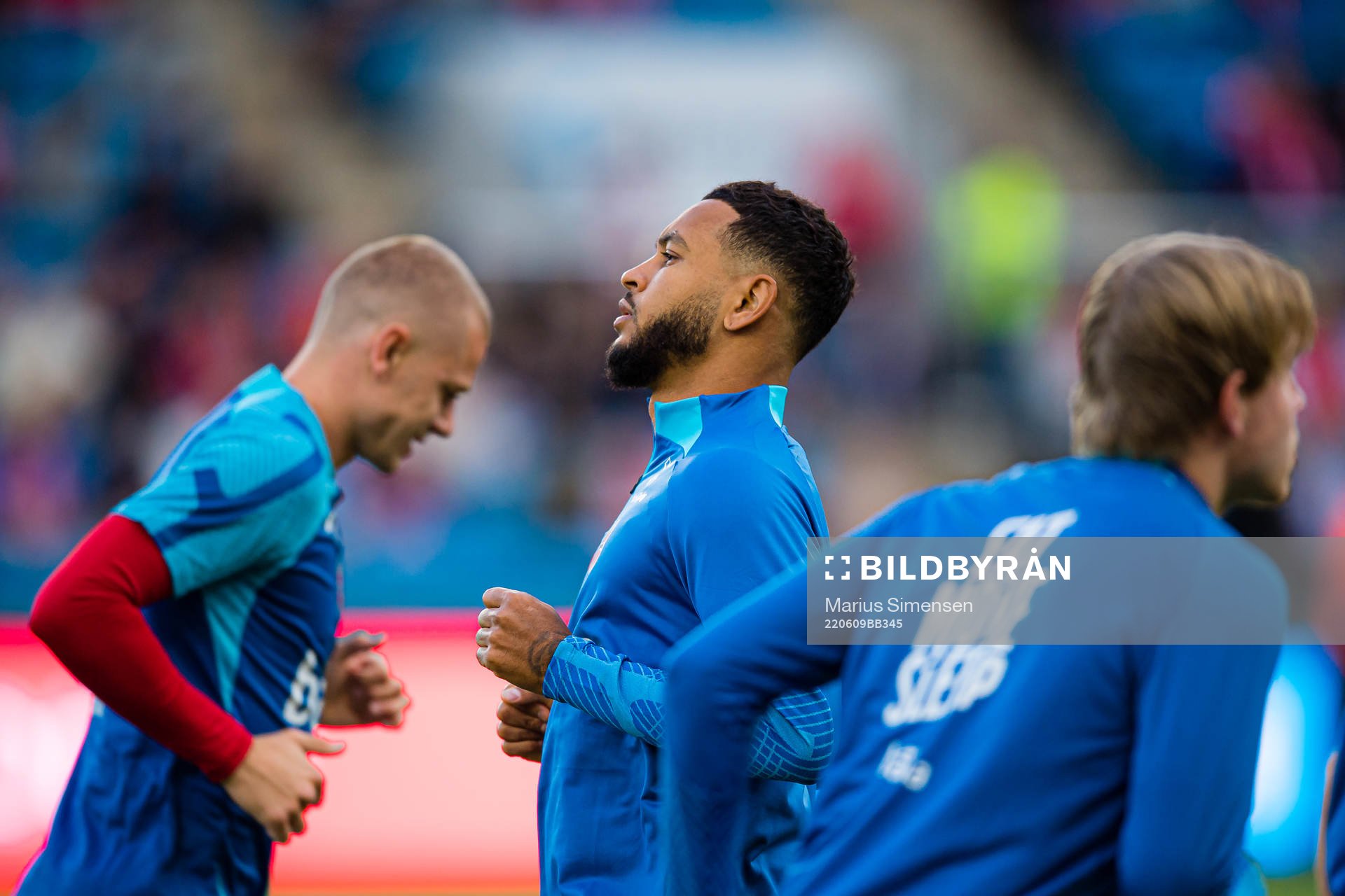 Joshua Christian Kojo King of Norway warms up