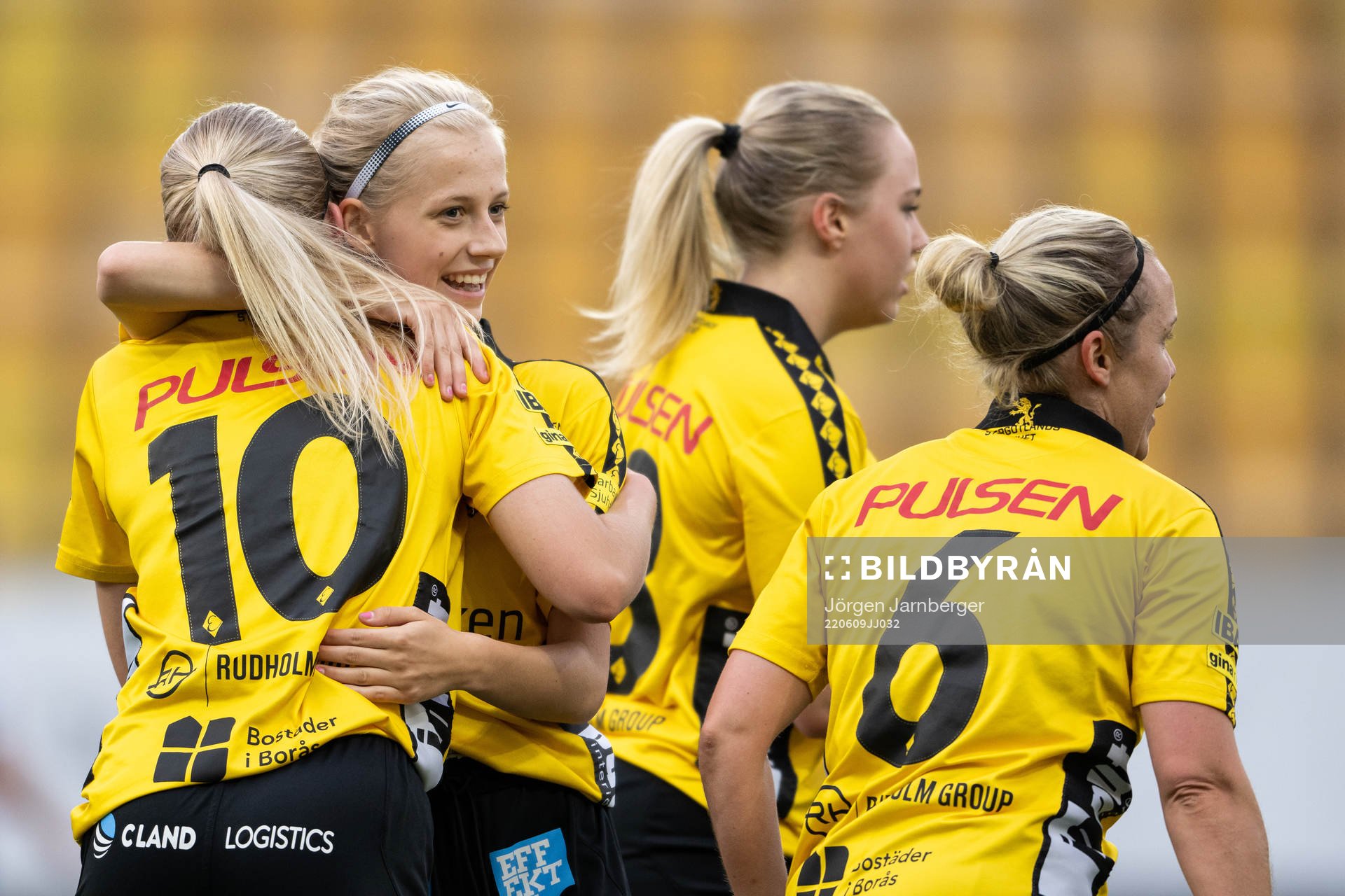 Elfsborgs Tilda Brodén jublar med Matilda Ståhlbom