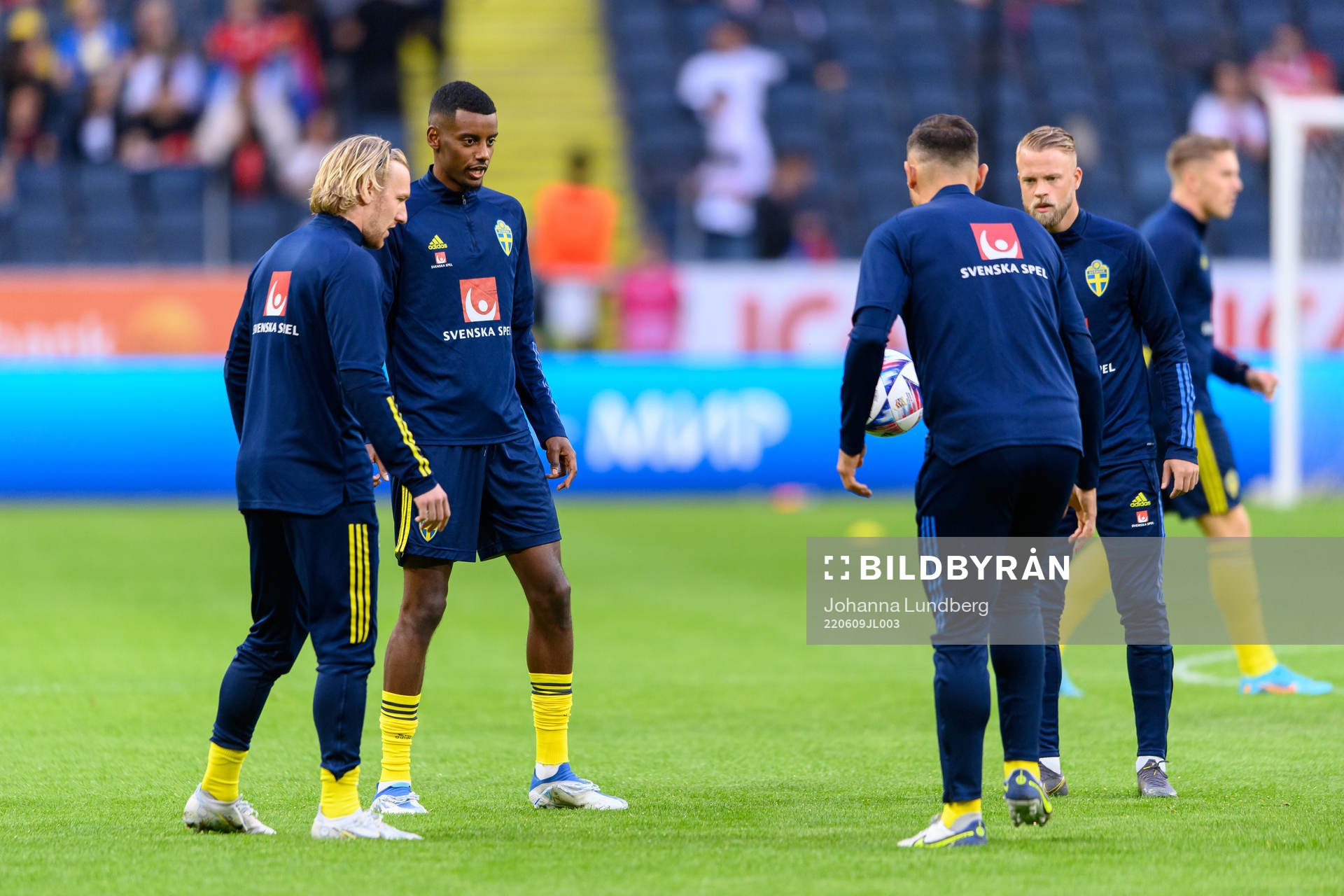 Emil Forsberg and Alexander Isak of Sweden