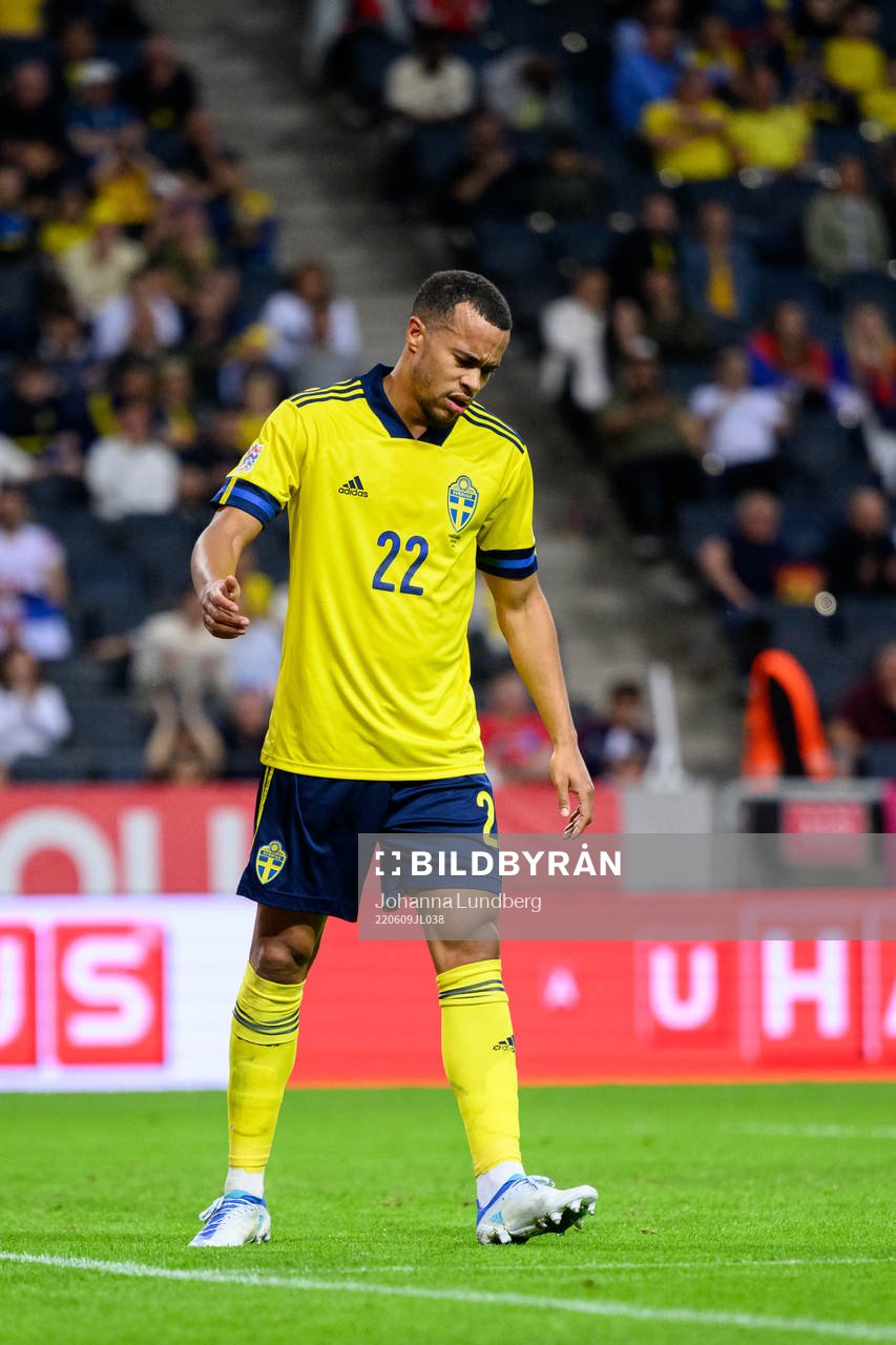 Robin Quaison of Sweden loks dejected