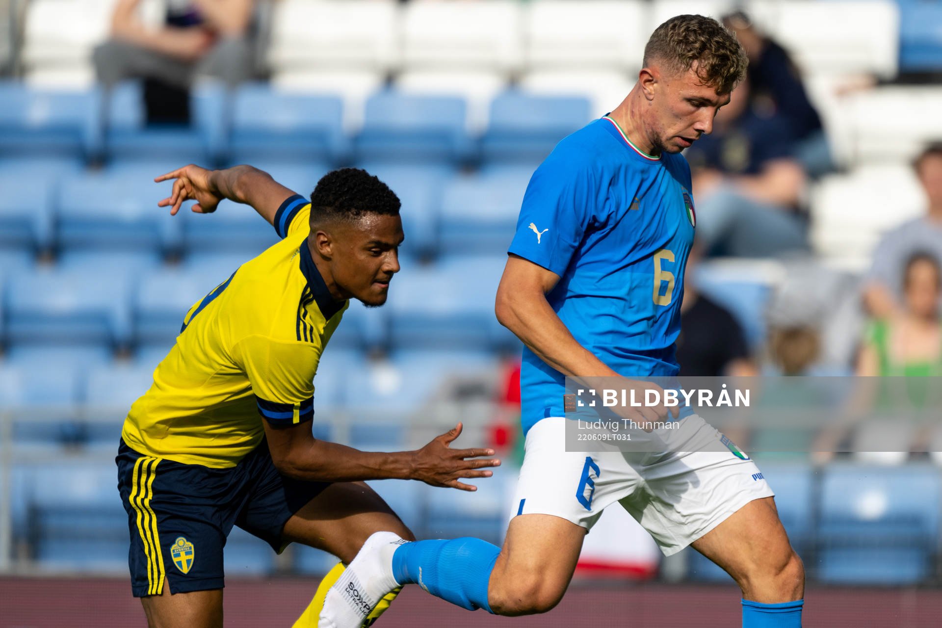 Amin Sarr of Sweden and Matteo Lovato of Italy