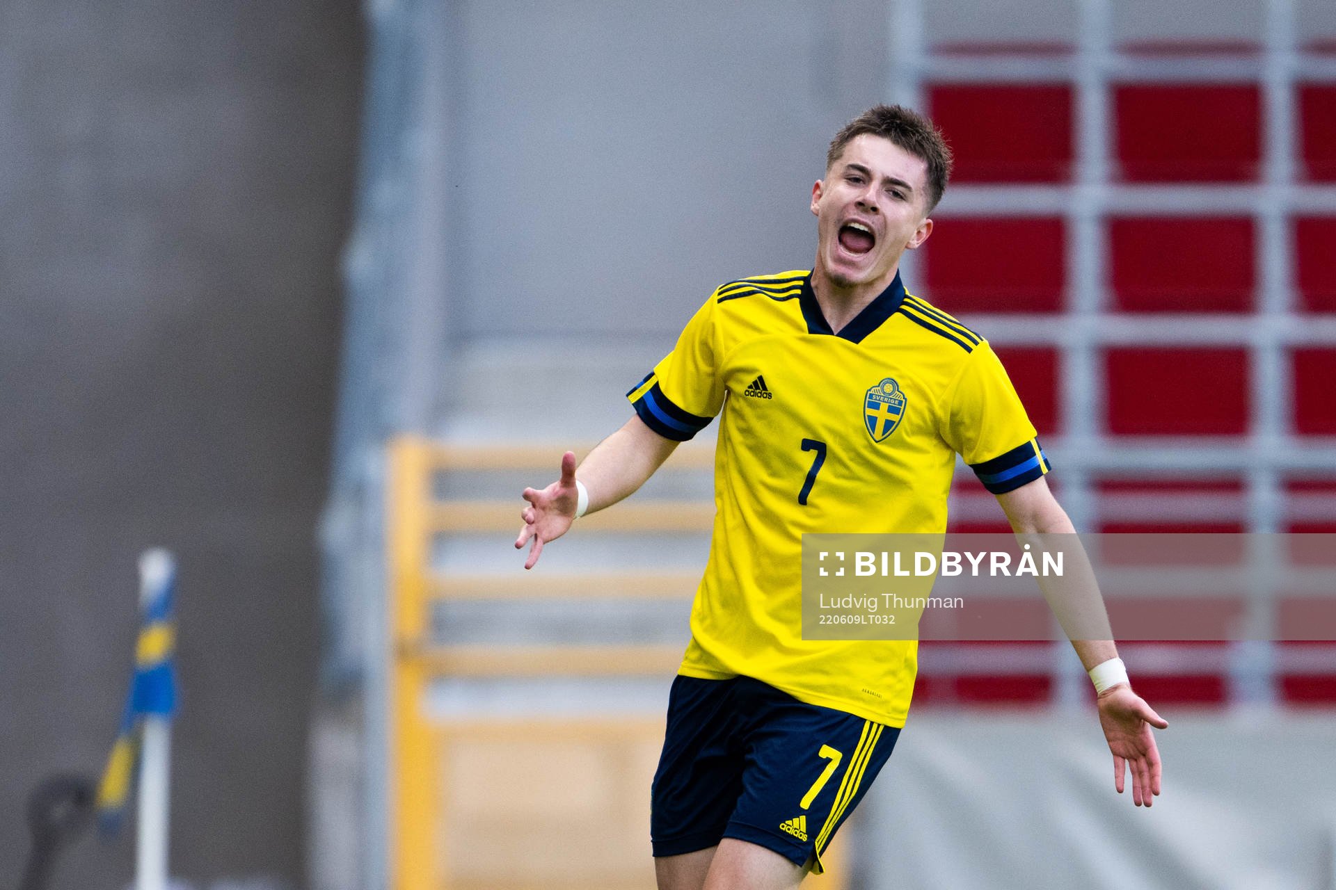 Patrik Wålemark of Sweden reacts