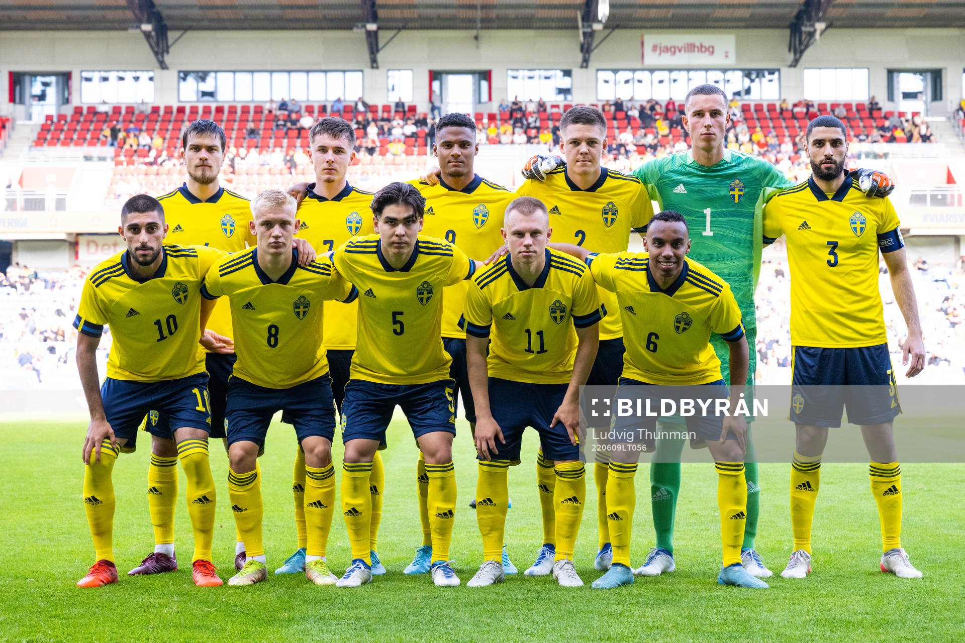 The starting eleven of Sweden pose for a team photo