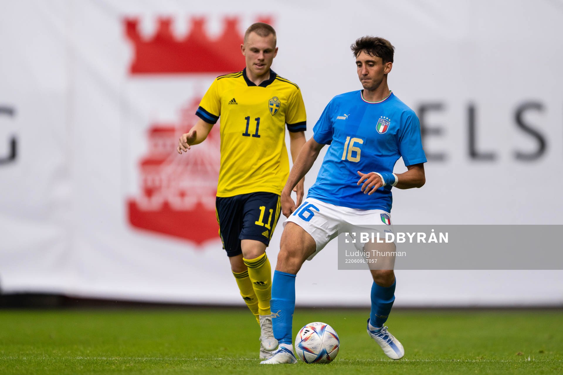 Isak Jansson of Sweden and Andrea Cambiaso of Italy