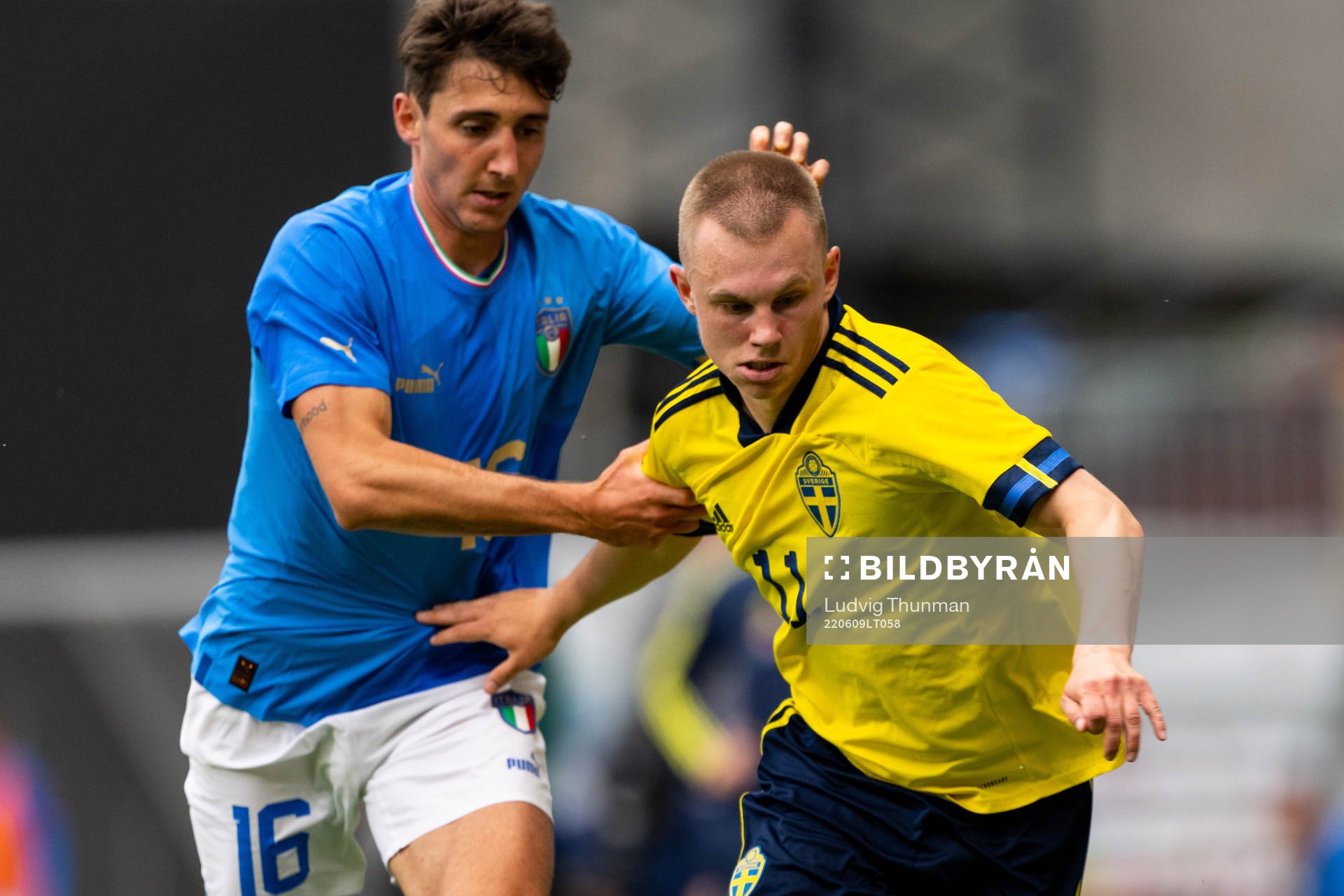Andrea Cambiaso of Italy and Isak Jansson of Sweden