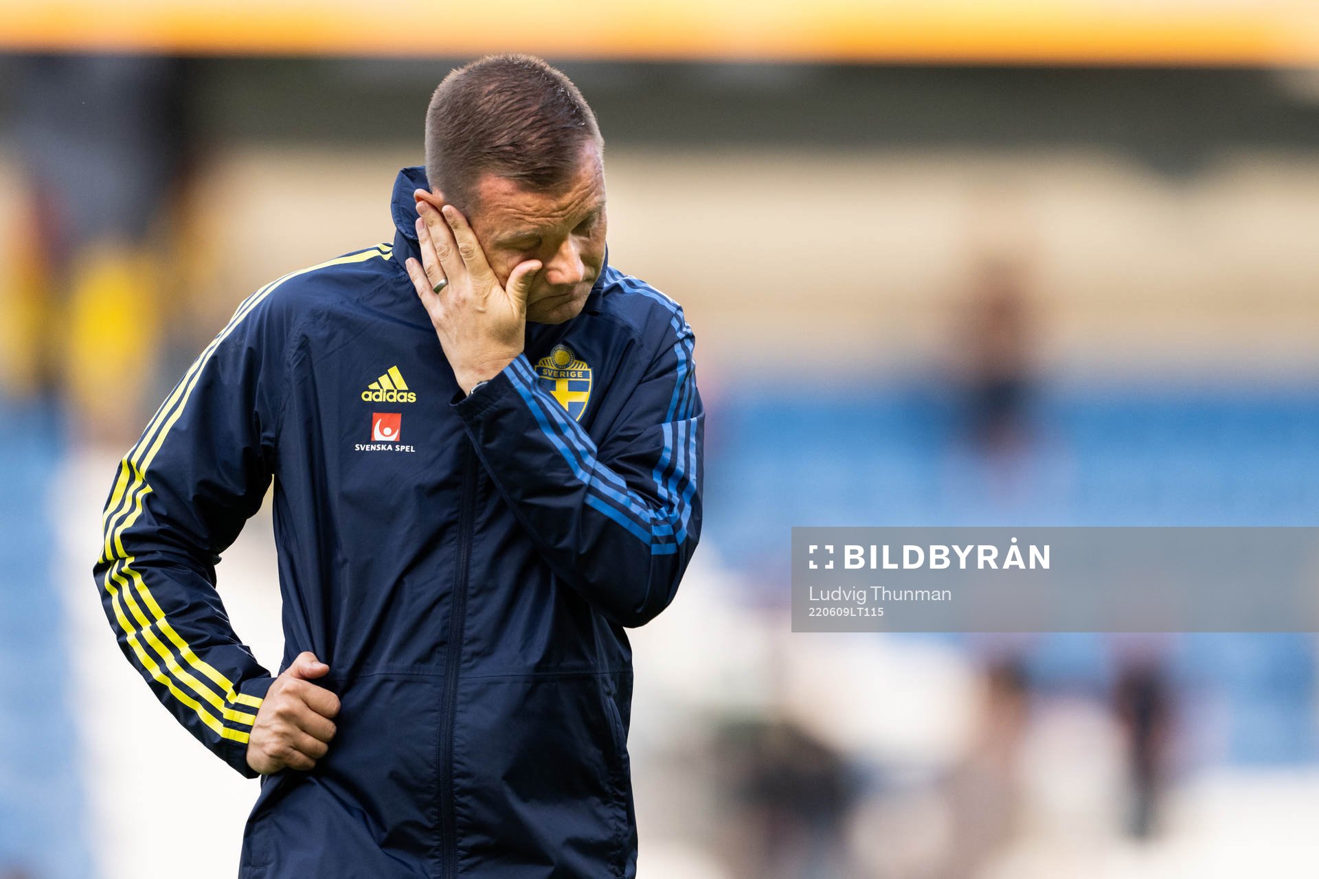Andreas Pettersson head coach of Sweden looks dejected