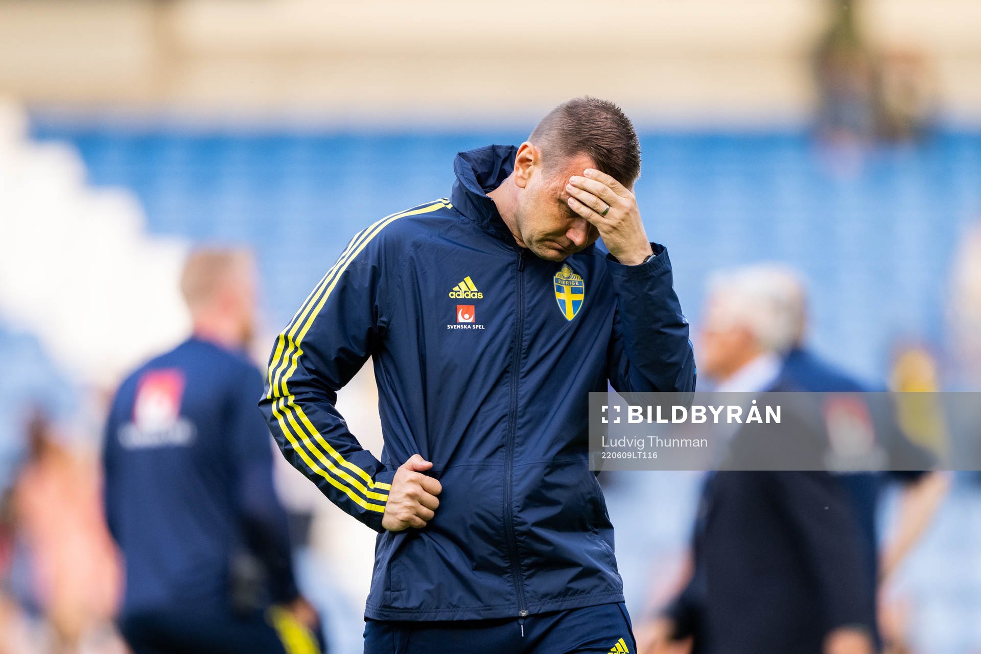 Andreas Pettersson head coach of Sweden looks dejected