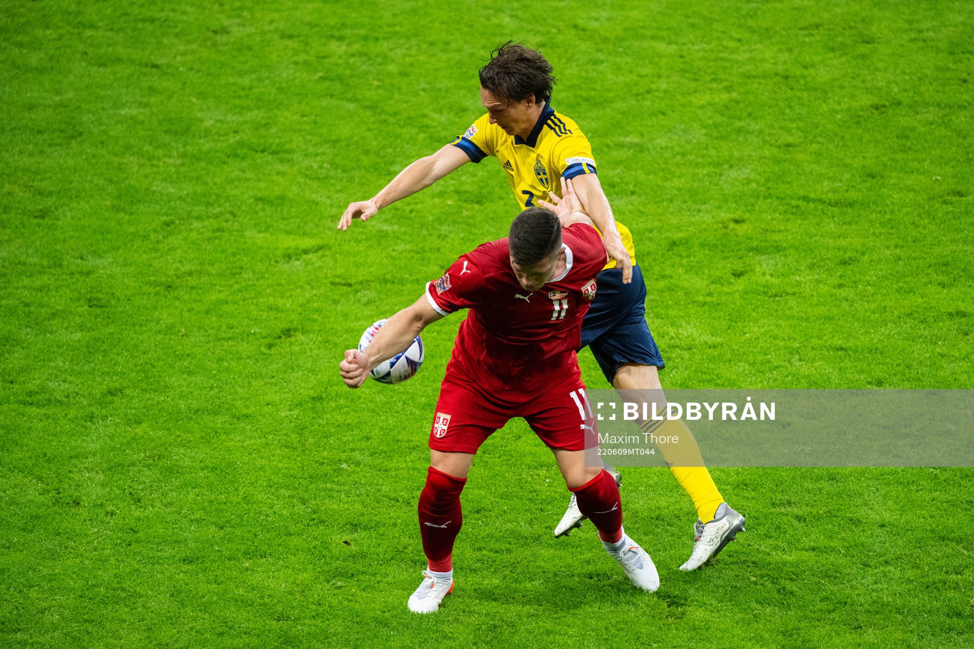 Luka Jovic of Serbia and Hjalmar Ekdal of Sweden