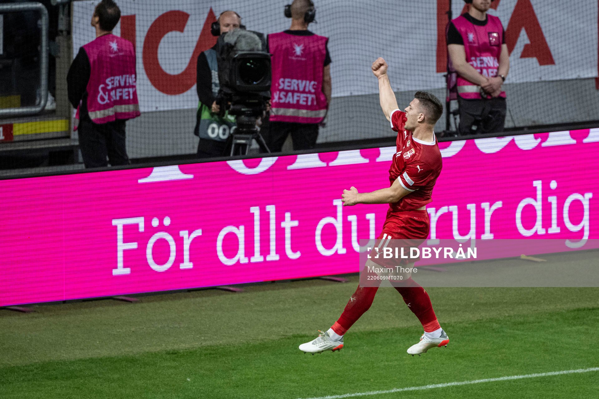 Luka Jovic of Serbia celebrates the 0-1 goal