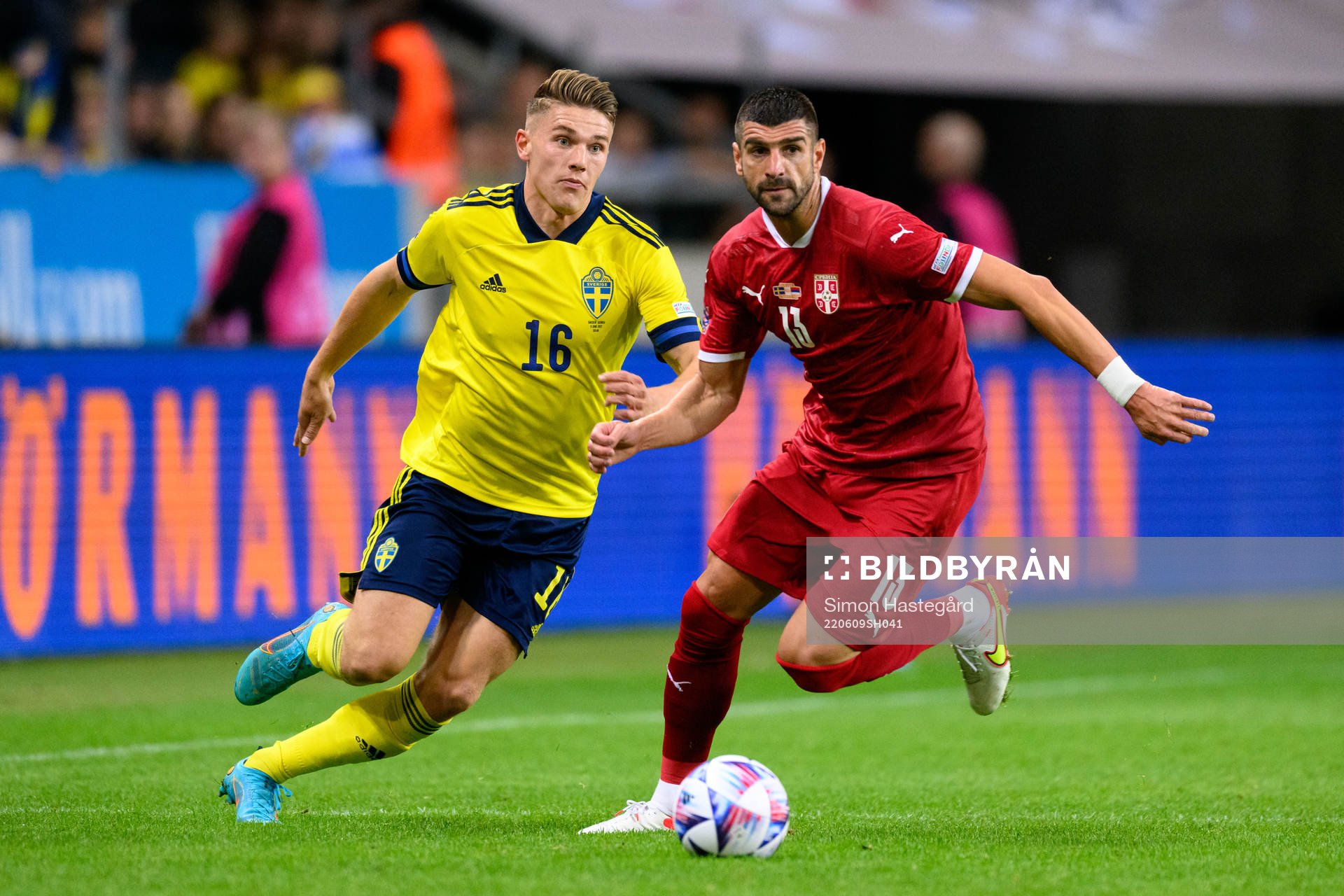 Viktor Gyökeres of Sweden and Stefan Mitrovic of Serbia