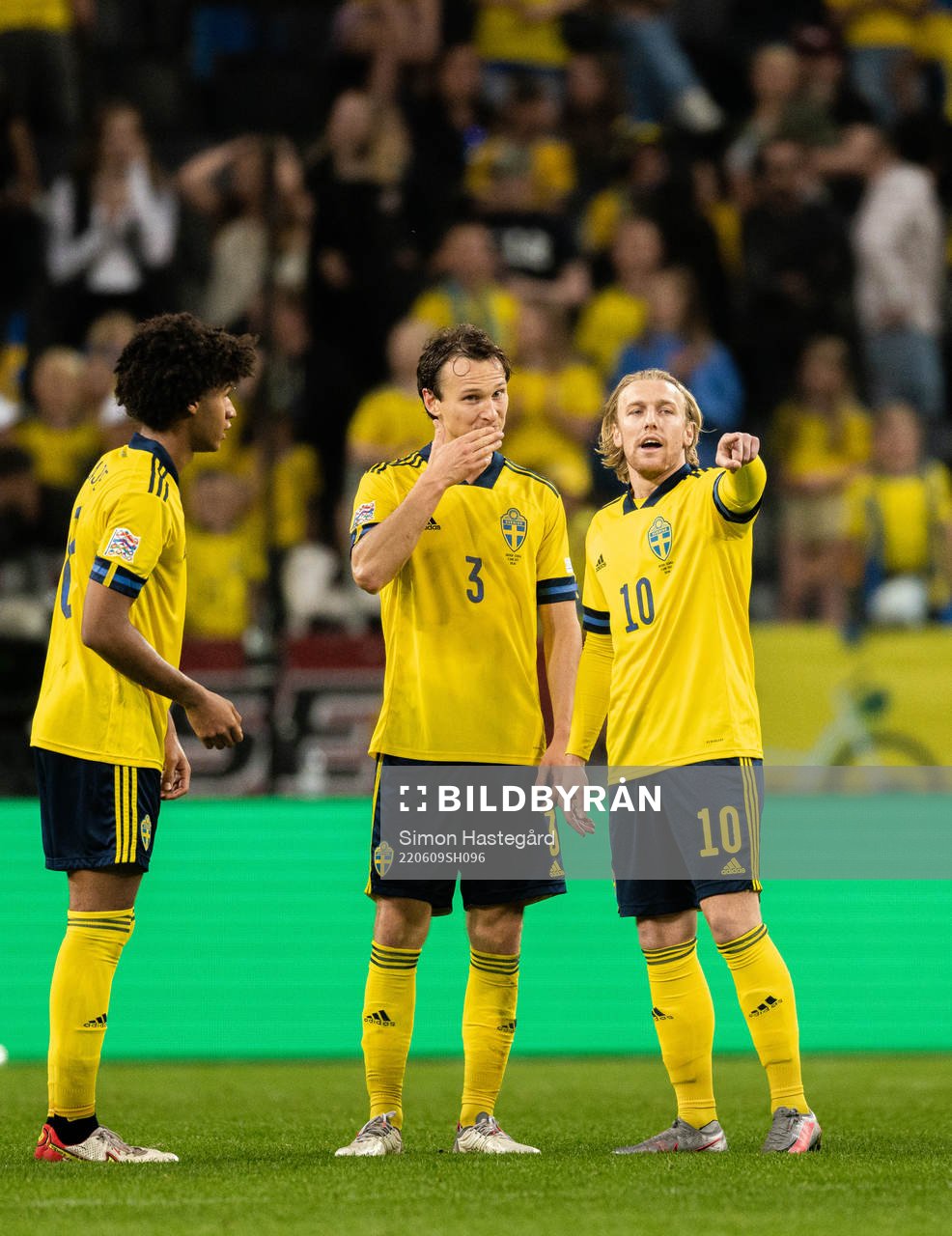 Jens Cajuste, Hjalmar Ekdal and Emil Forsberg  of Sweden