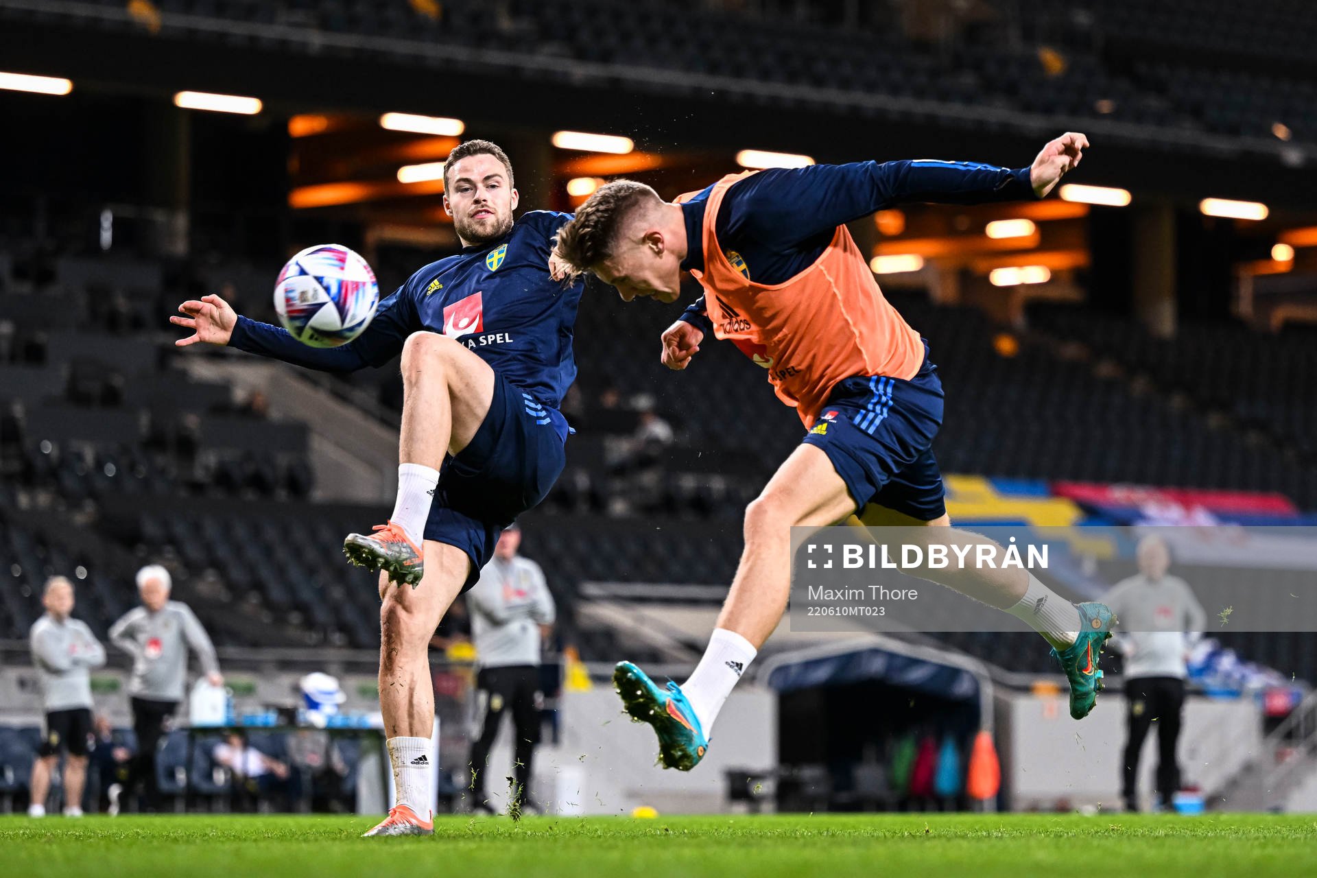 Gabriel Gudmundsson and Viktor Gyökeres of the Swedish