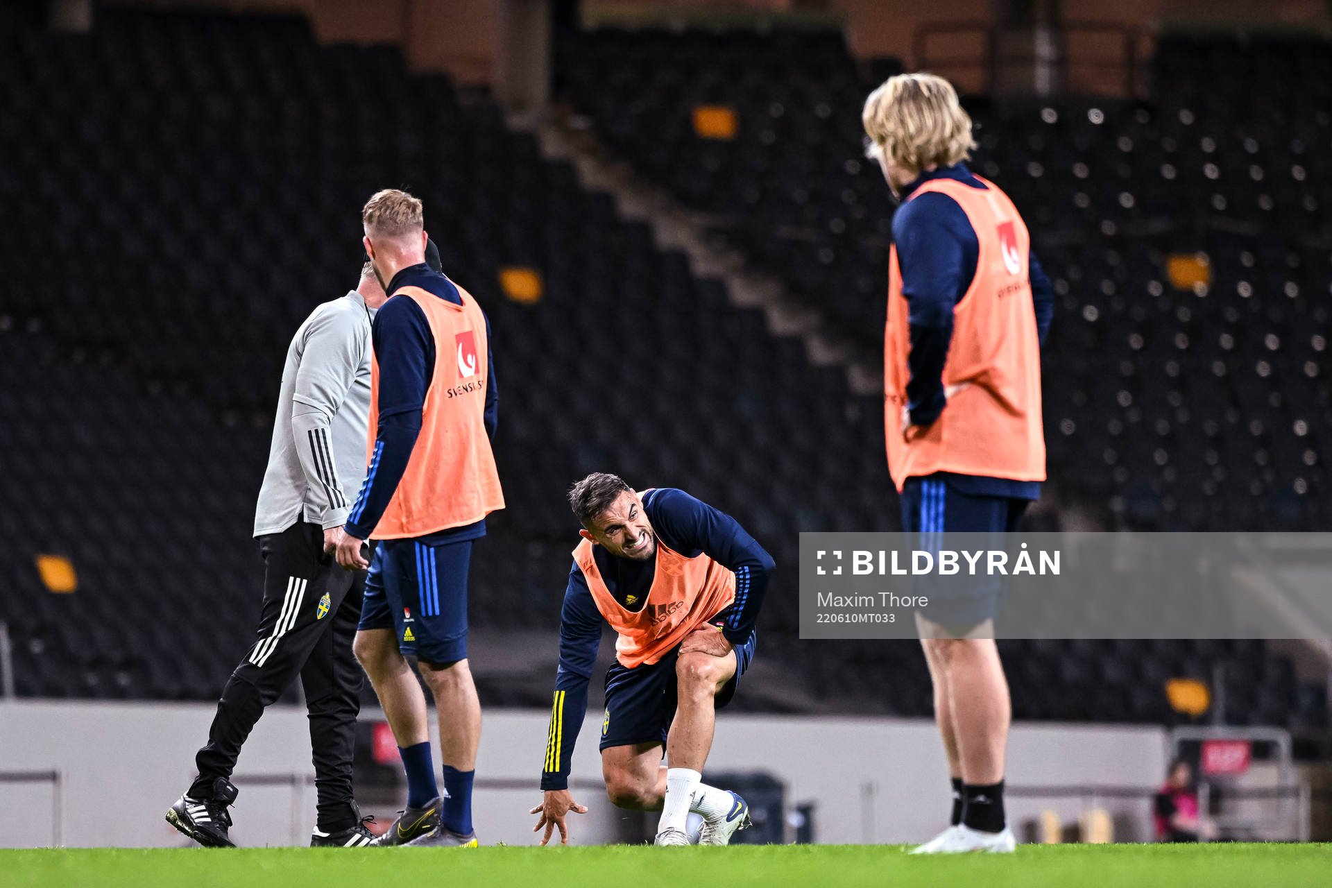 Sotirios Papagiannopoulos in pain of the Swedish national