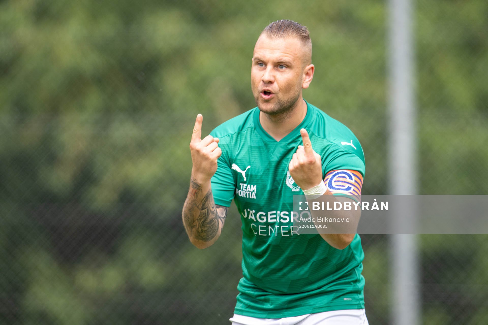 Husie Patrick Öfjord Pedersen agerar