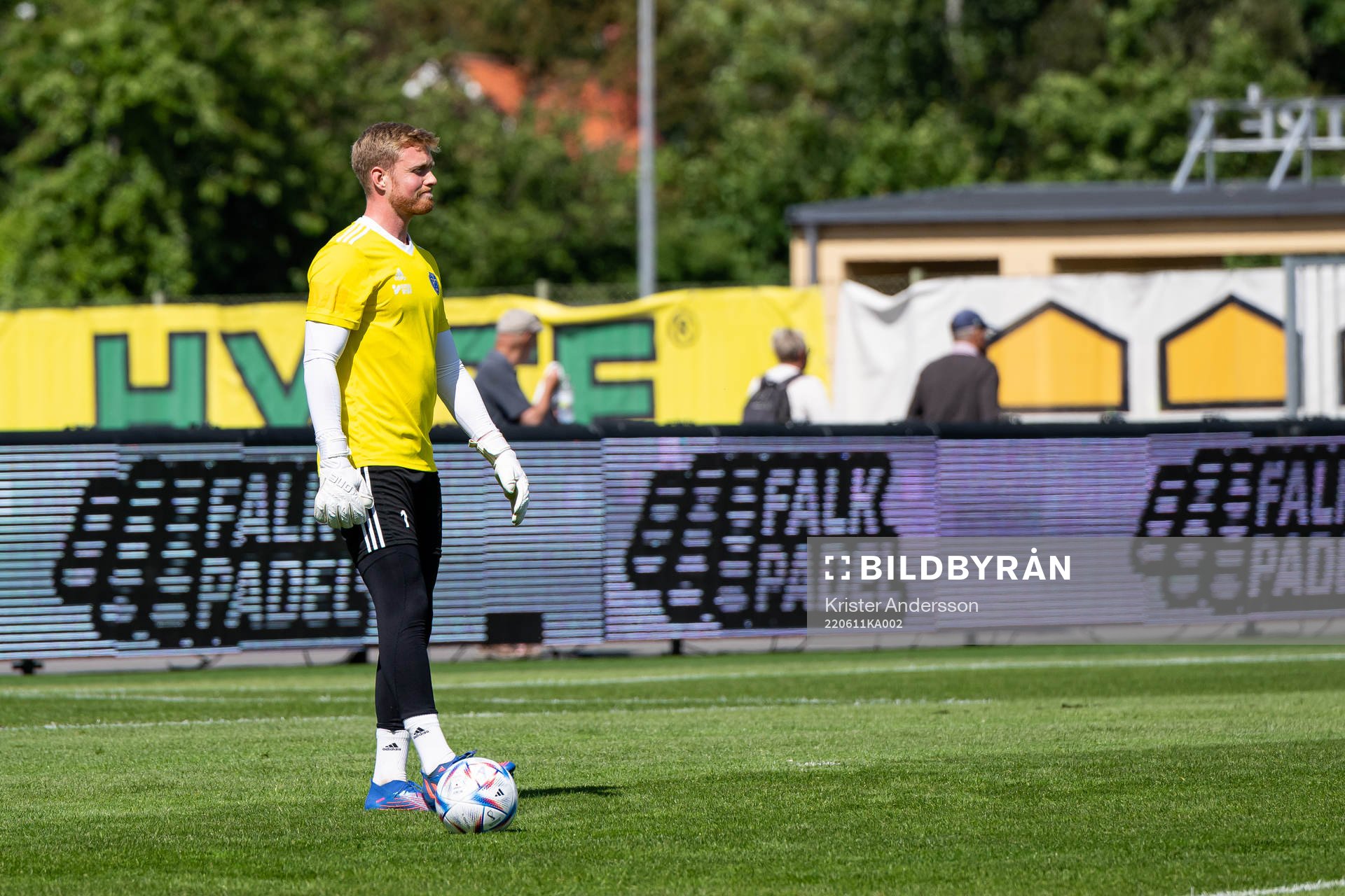 Falkenbergs målvakt Tim Erlandsson före fotbollsmatchen i