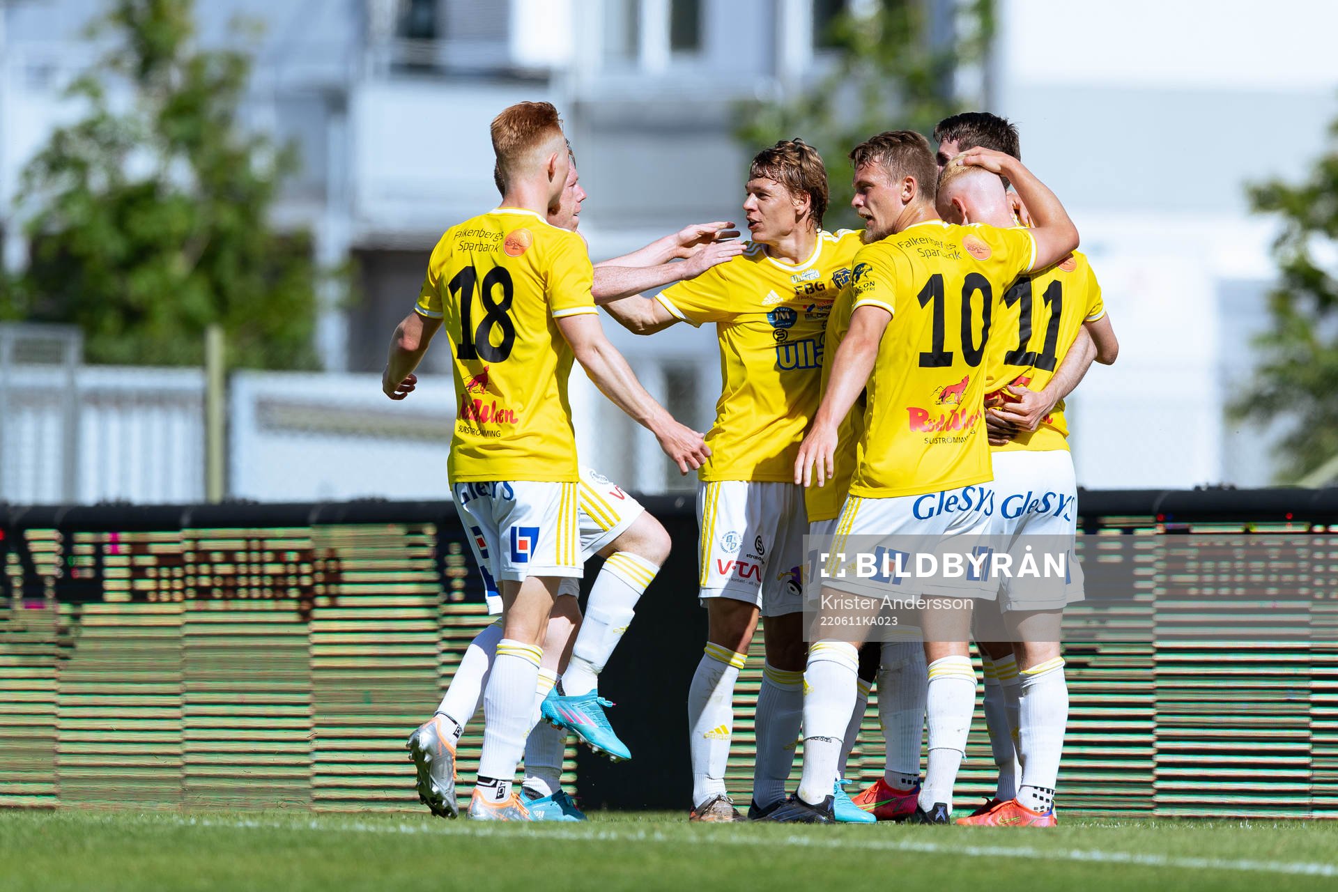 Falkenbergs spelare jublar
