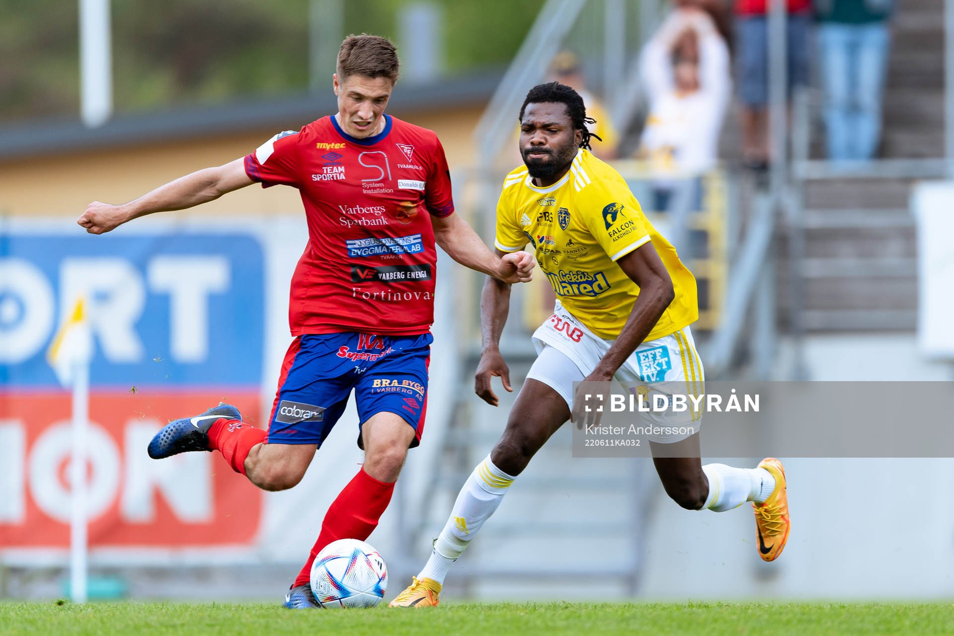 Tvååkers Johan Andersson och Falkenbergs Kwame Kizito