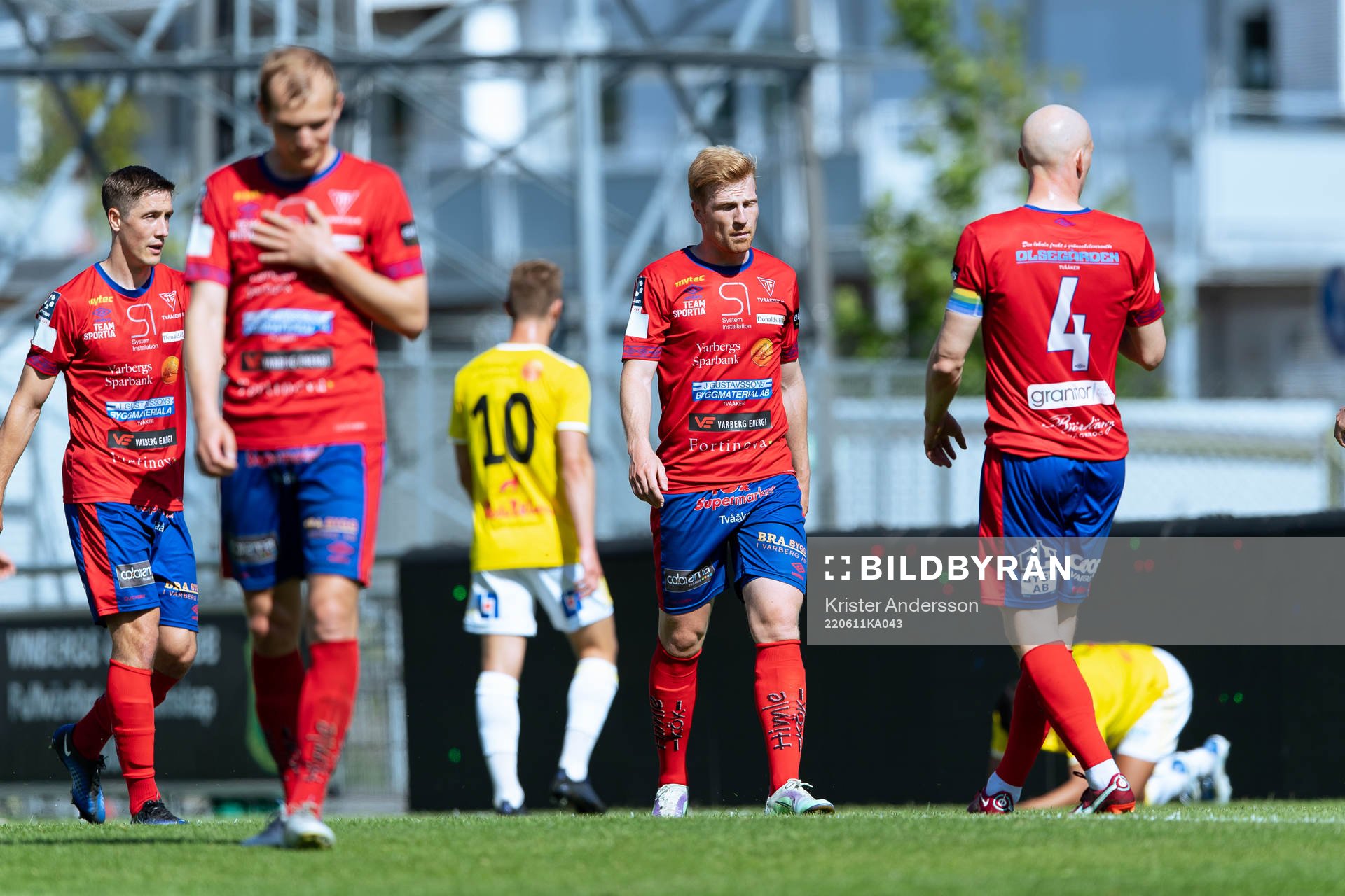 Tvååkers Johan Lassagård under fotbollsmatchen i Ettan södra mellan Falkenberg och Tvååker den 11 juni 2022 i Falkenberg. 
