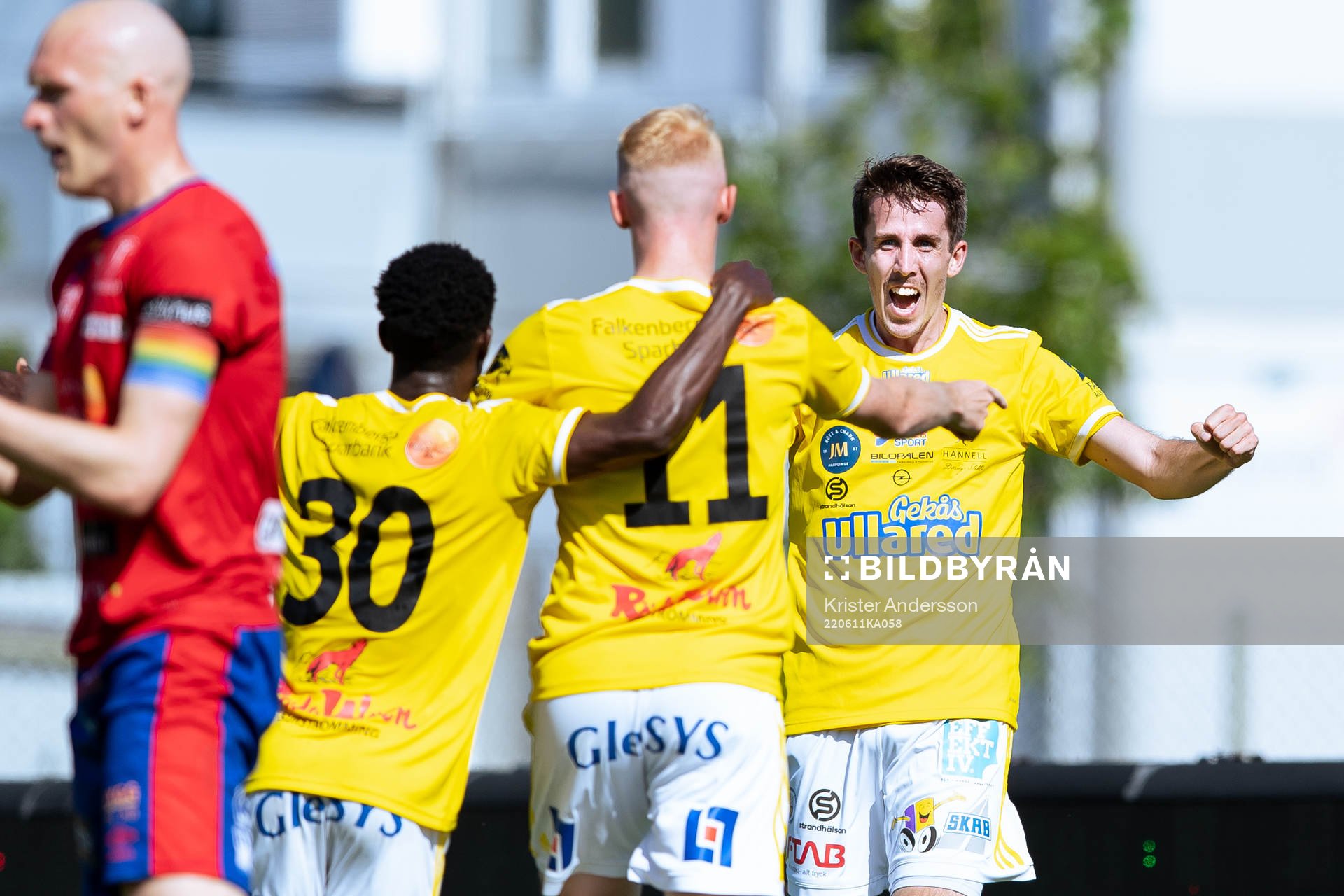 Falkenbergs Adam Eriksson jublar
