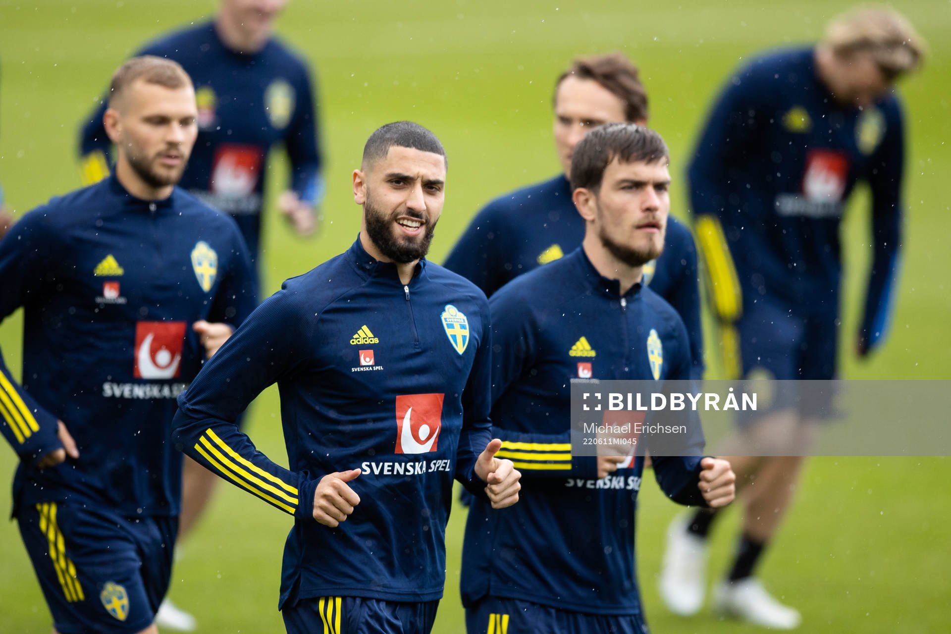 Aiham Ousouof and Pavle Vagić of the Swedish national