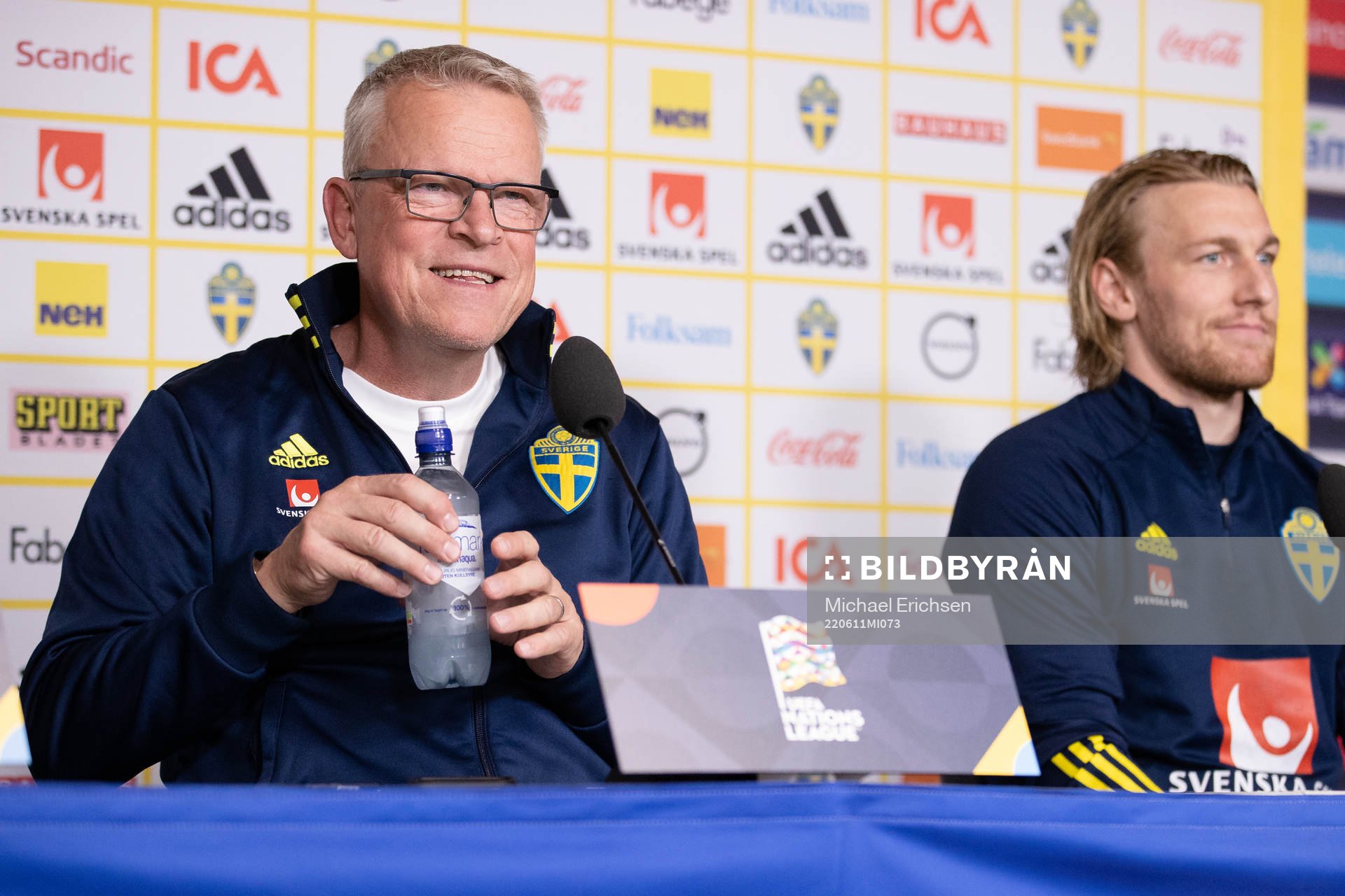 Head coach Janne Andersson and Emil Forsberg of the Swedish