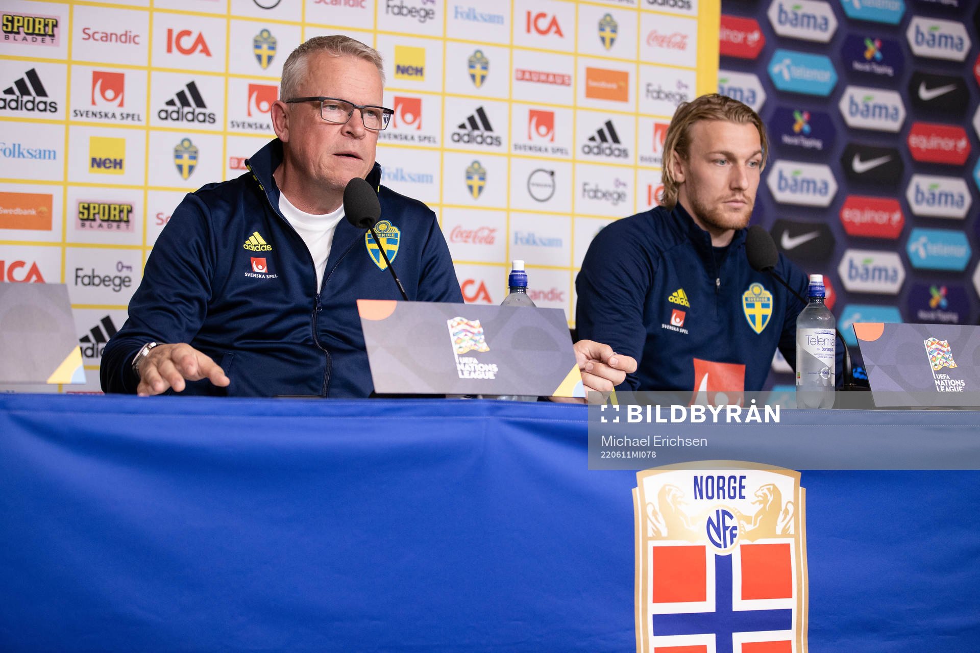Head coach Janne Andersson and Emil Forsberg  of the