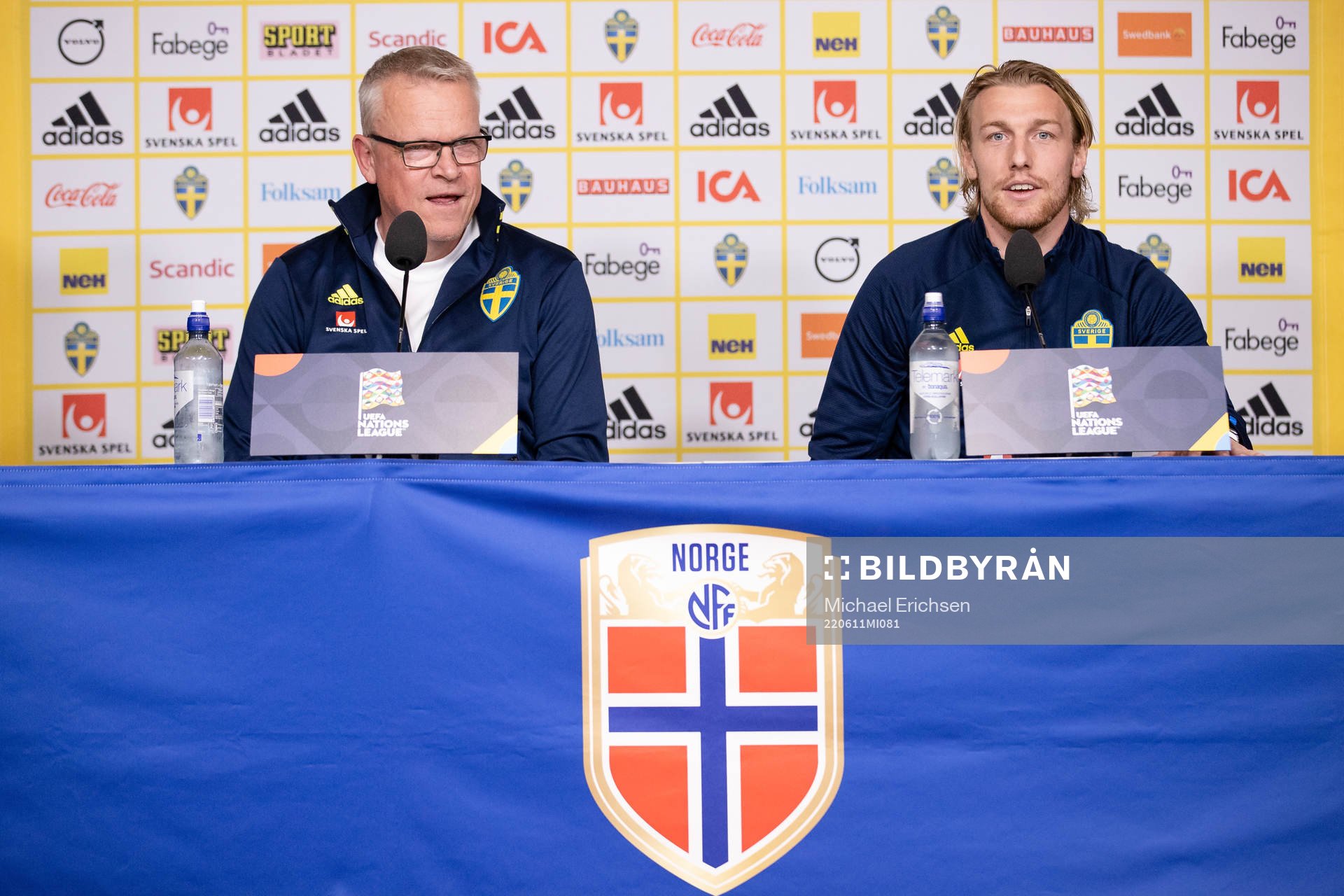 Head coach Janne Andersson and Emil Forsberg  of the