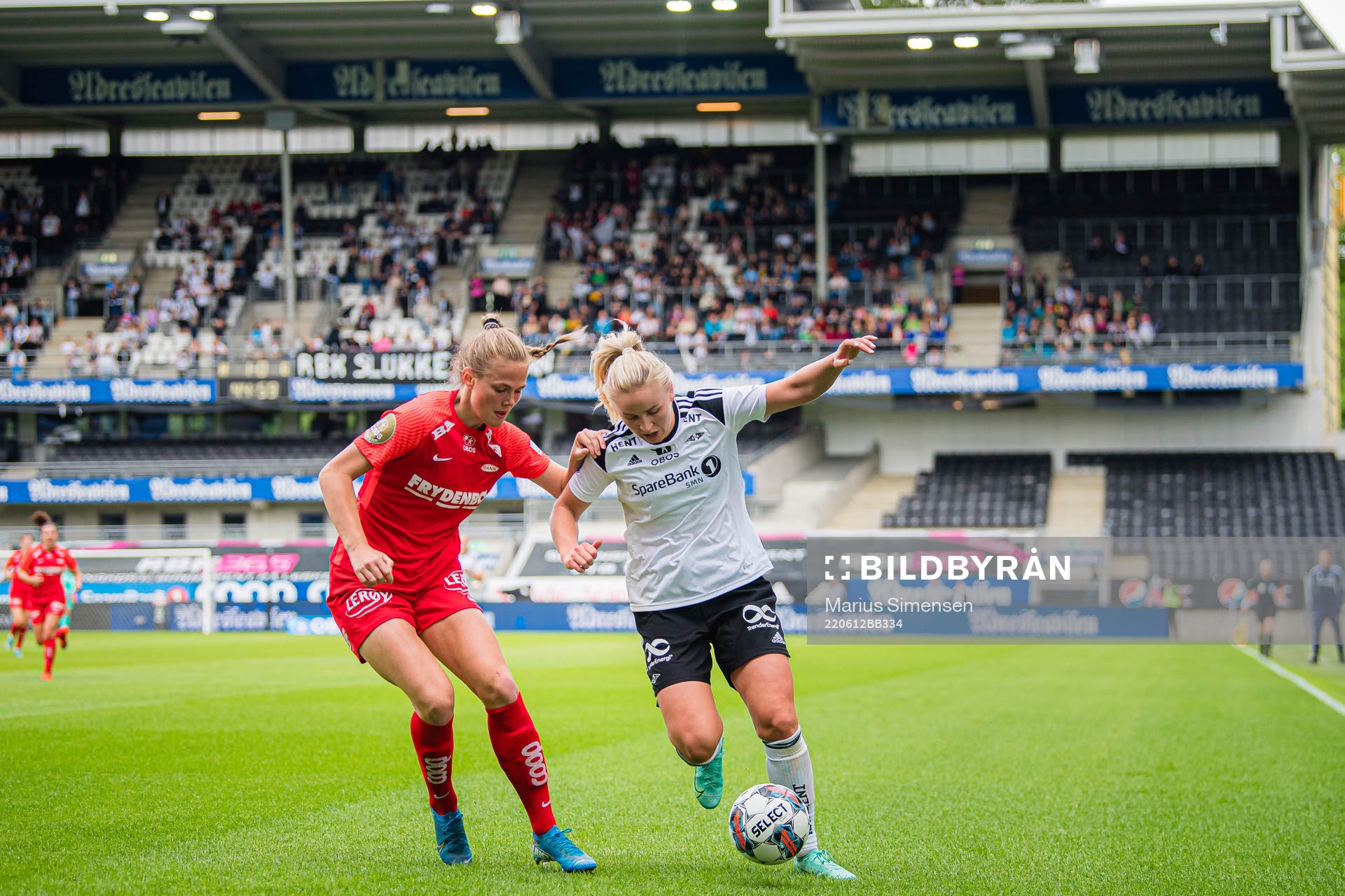 Marthine Østenstad of Brann and Anna Langås Jøsendal of