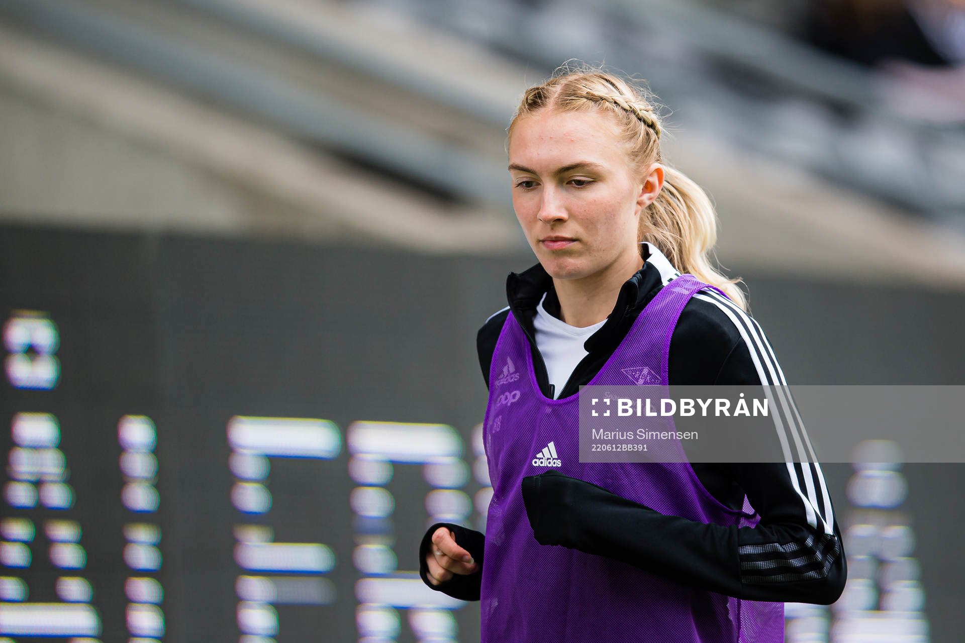 Emilie Lein of Rosenborg warms up