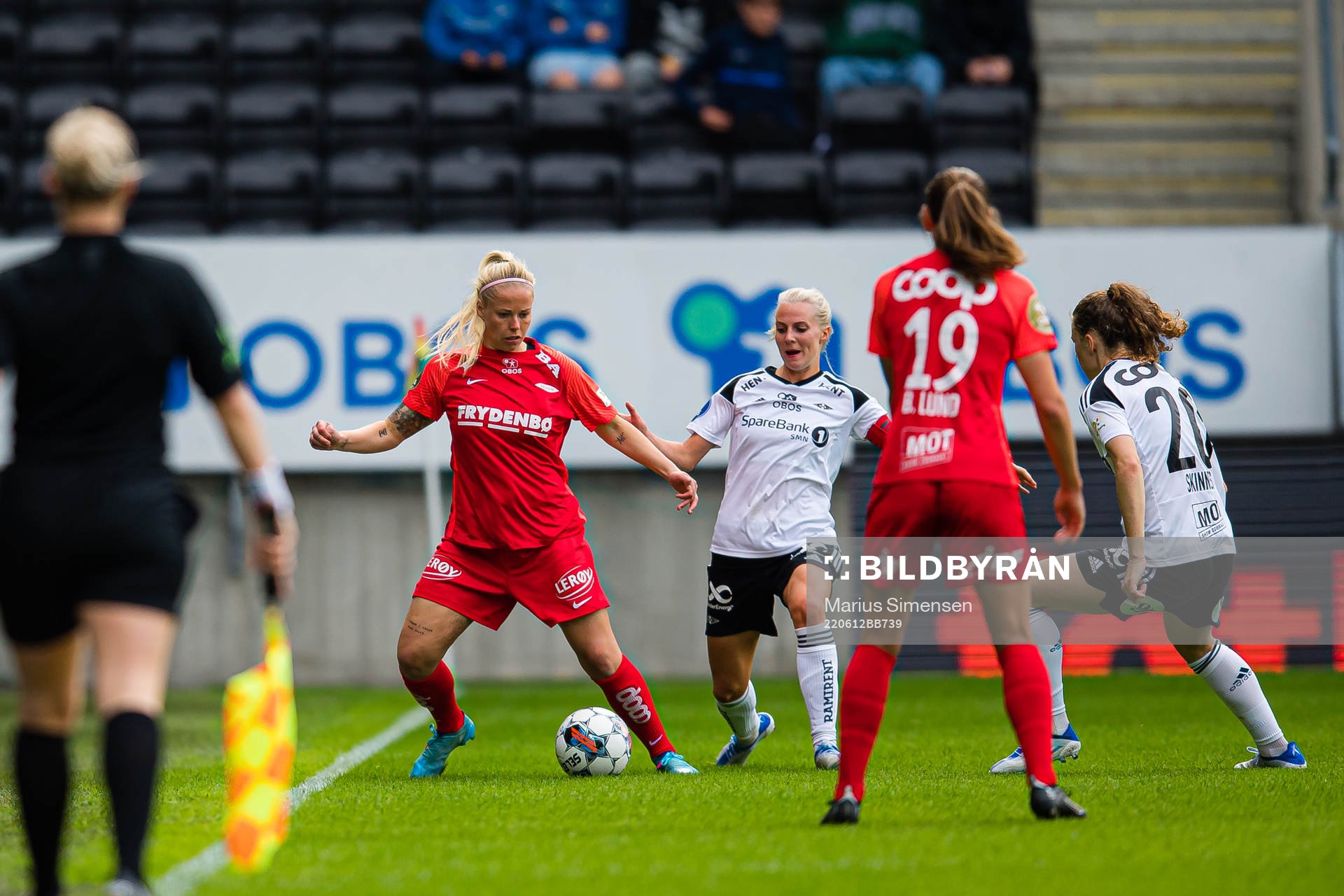 Therese Sessy Åsland of Brann and Mali Lilleås Næss of