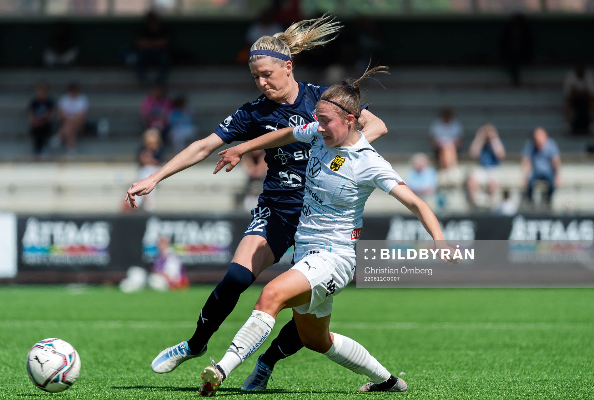 FC Rosengårds Olivia Schough och Umeås Vilma Koivisto