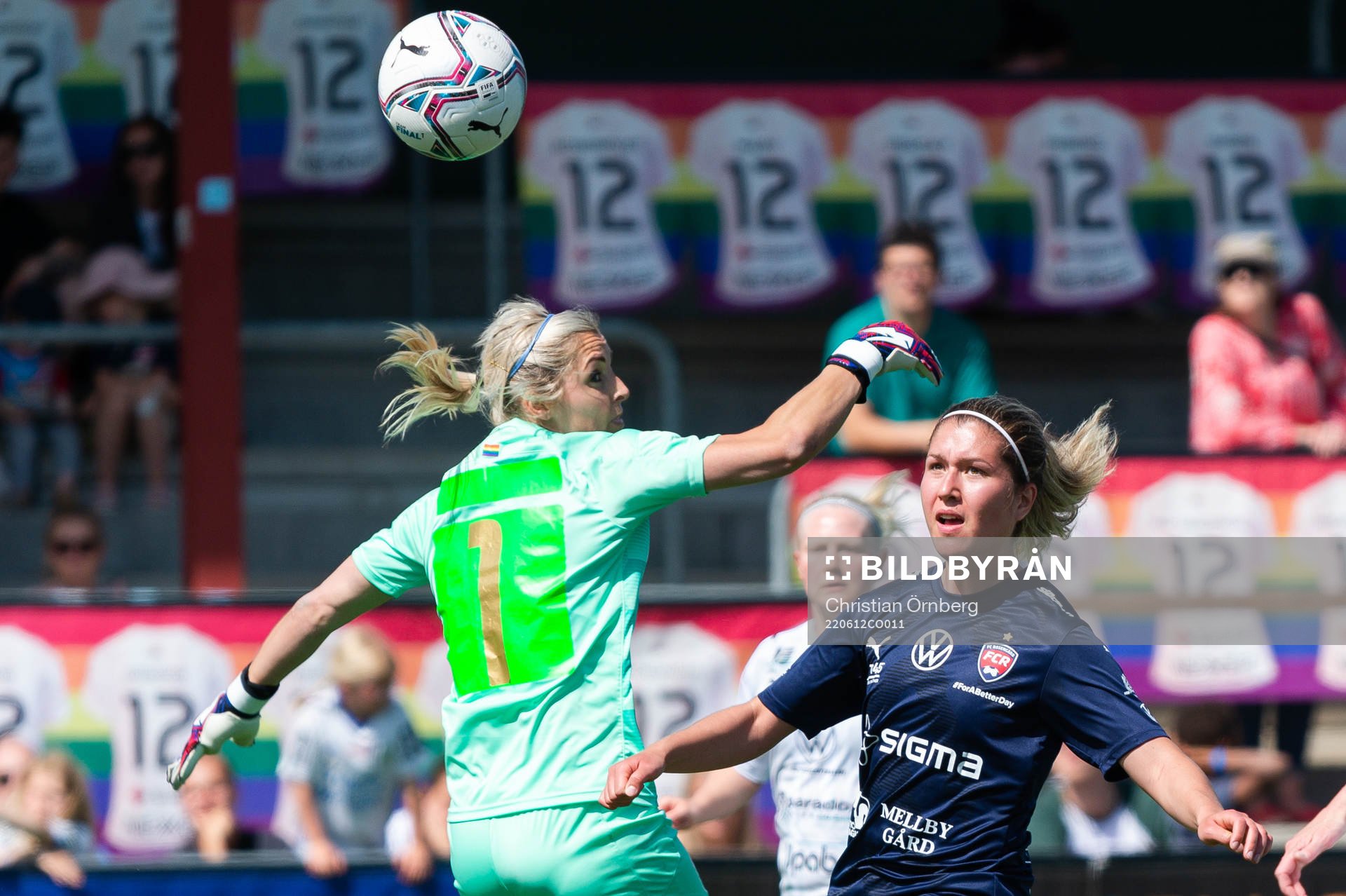 Umeås målvakt Erin Nayler och FC Rosengårds Loreta