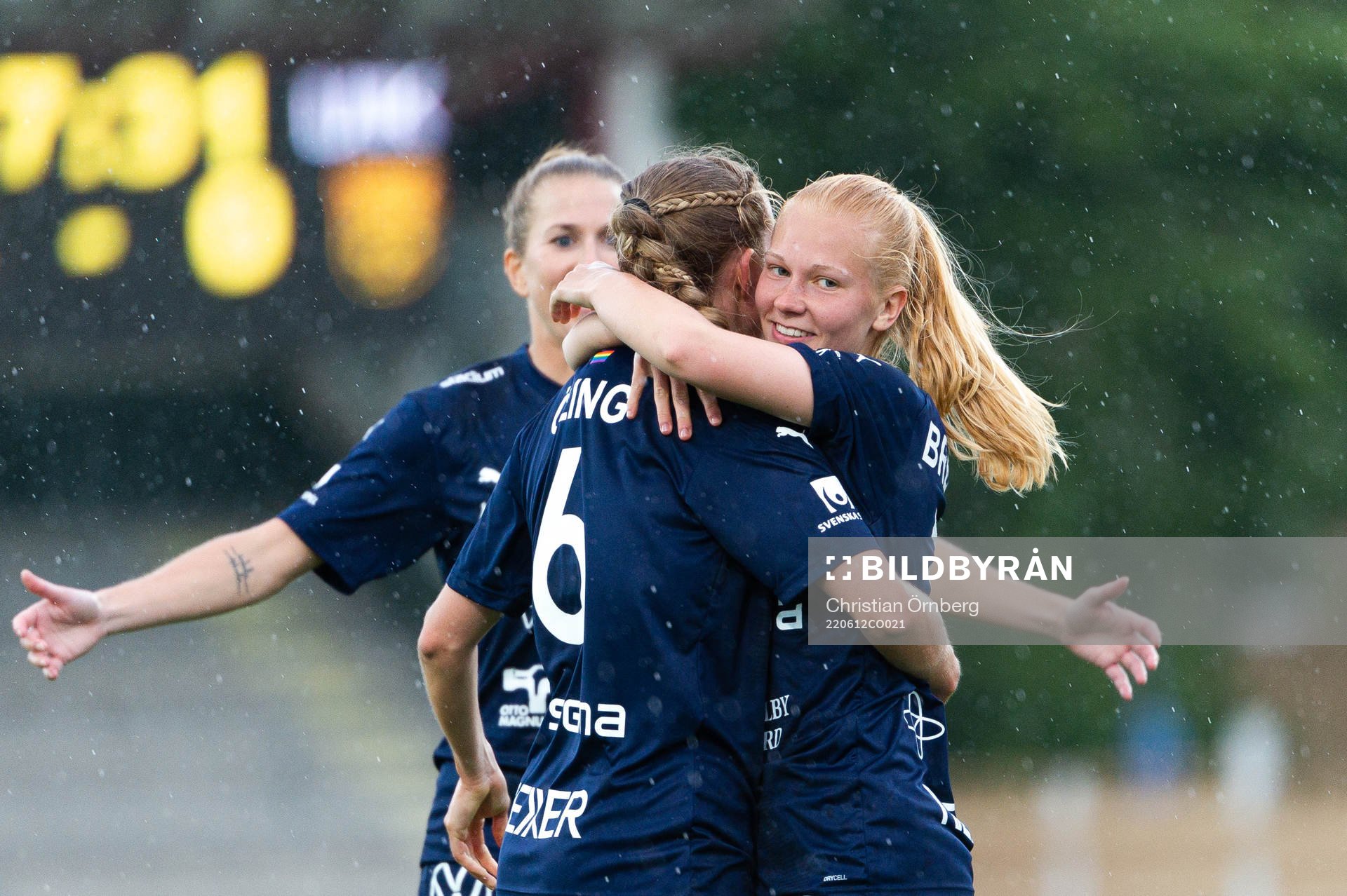 FC Rosengårds Sofie Bruun Bredgaard och Ria Noora Minerva