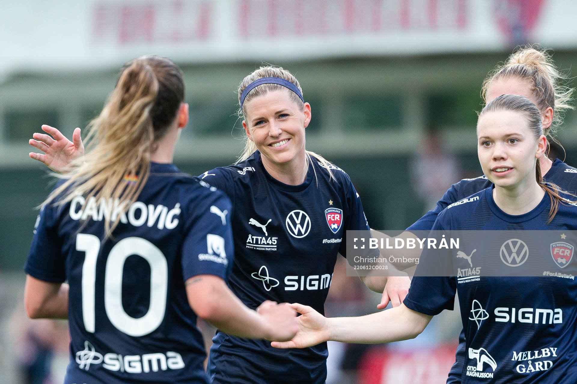 FC Rosengårds Olivia Schough jublar