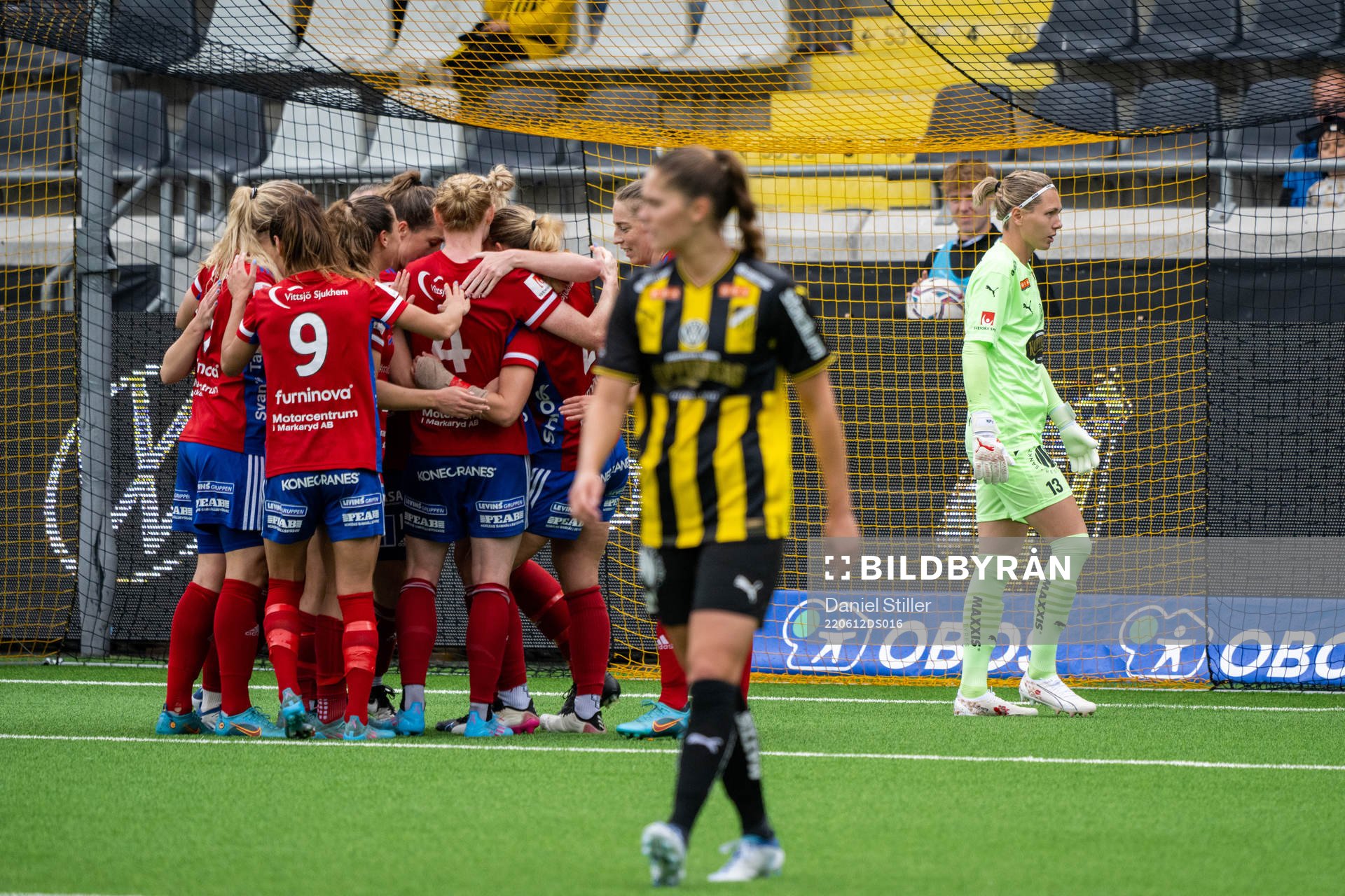 Häckens målvakt Jennifer Falk deppar