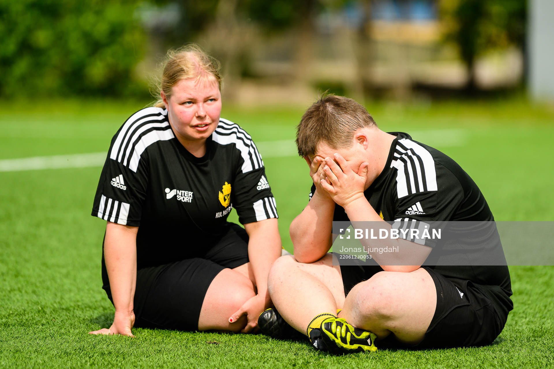 Simon Joelsson, Maja Engstrand under en fotbollsträning med Växjö BKs Kul med boll-lag den 12 juni 2022 i Växjö. 