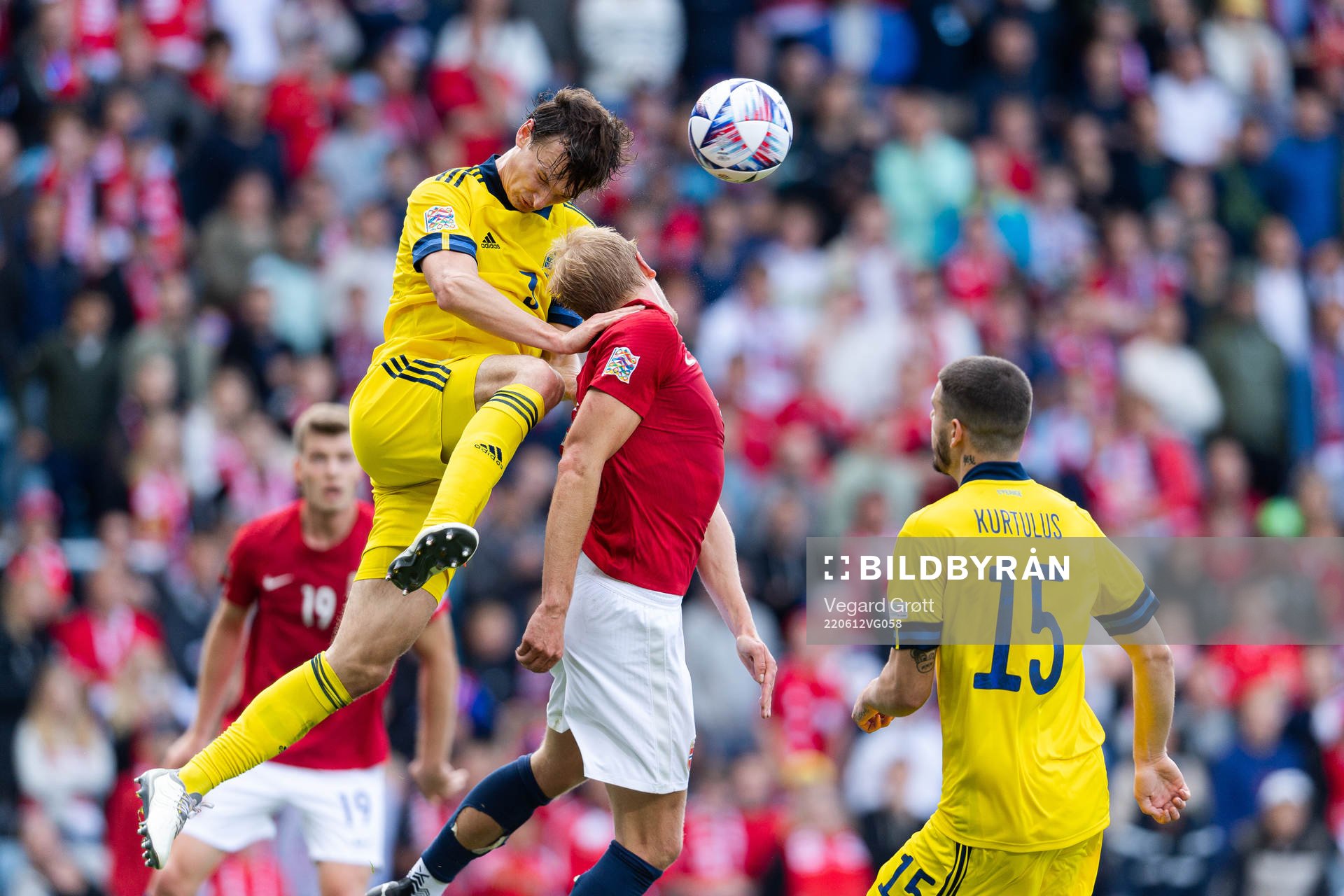Hjalmar Ekdal of Sweden against Morten Thorsby of Norway